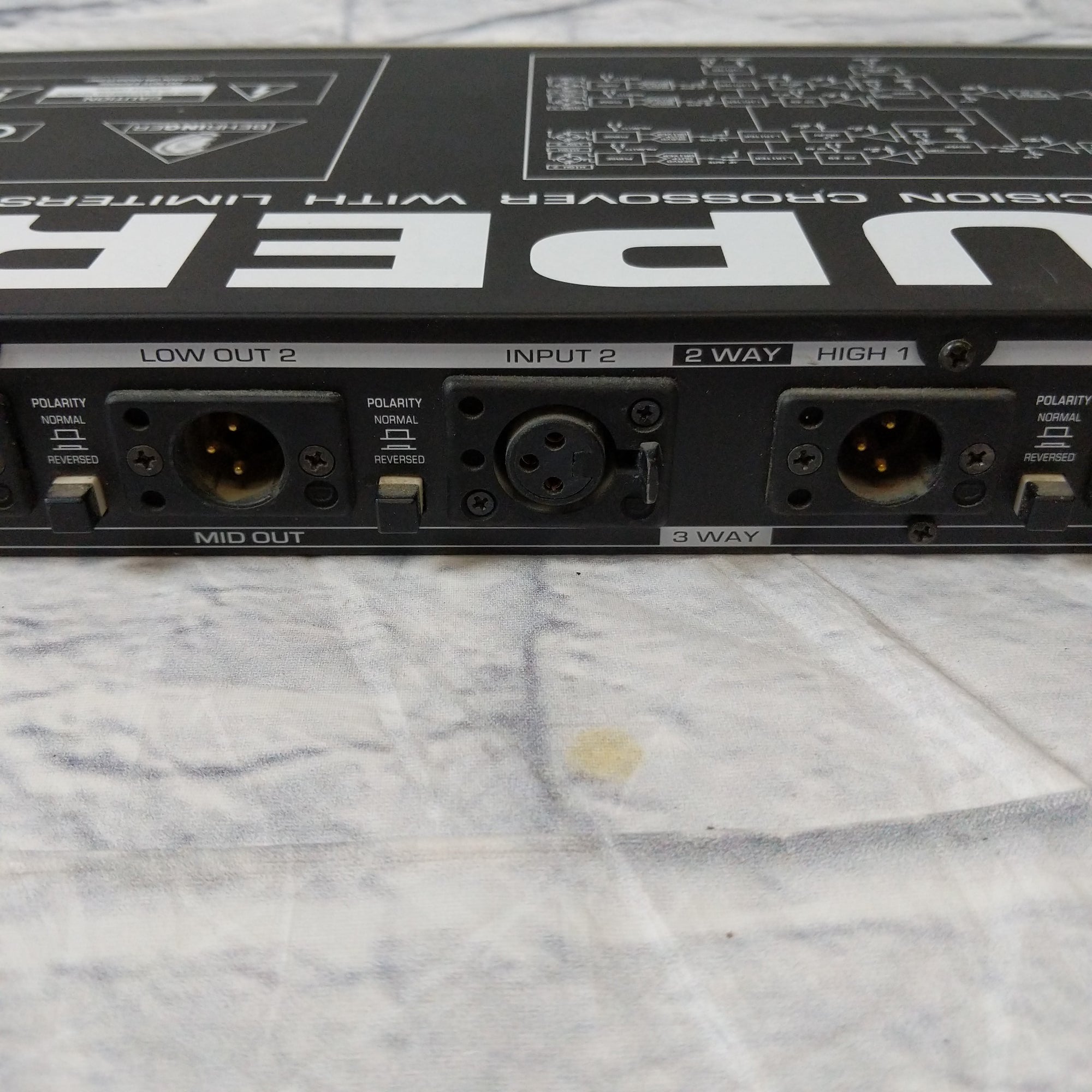 Behringer Super X Rack Unit