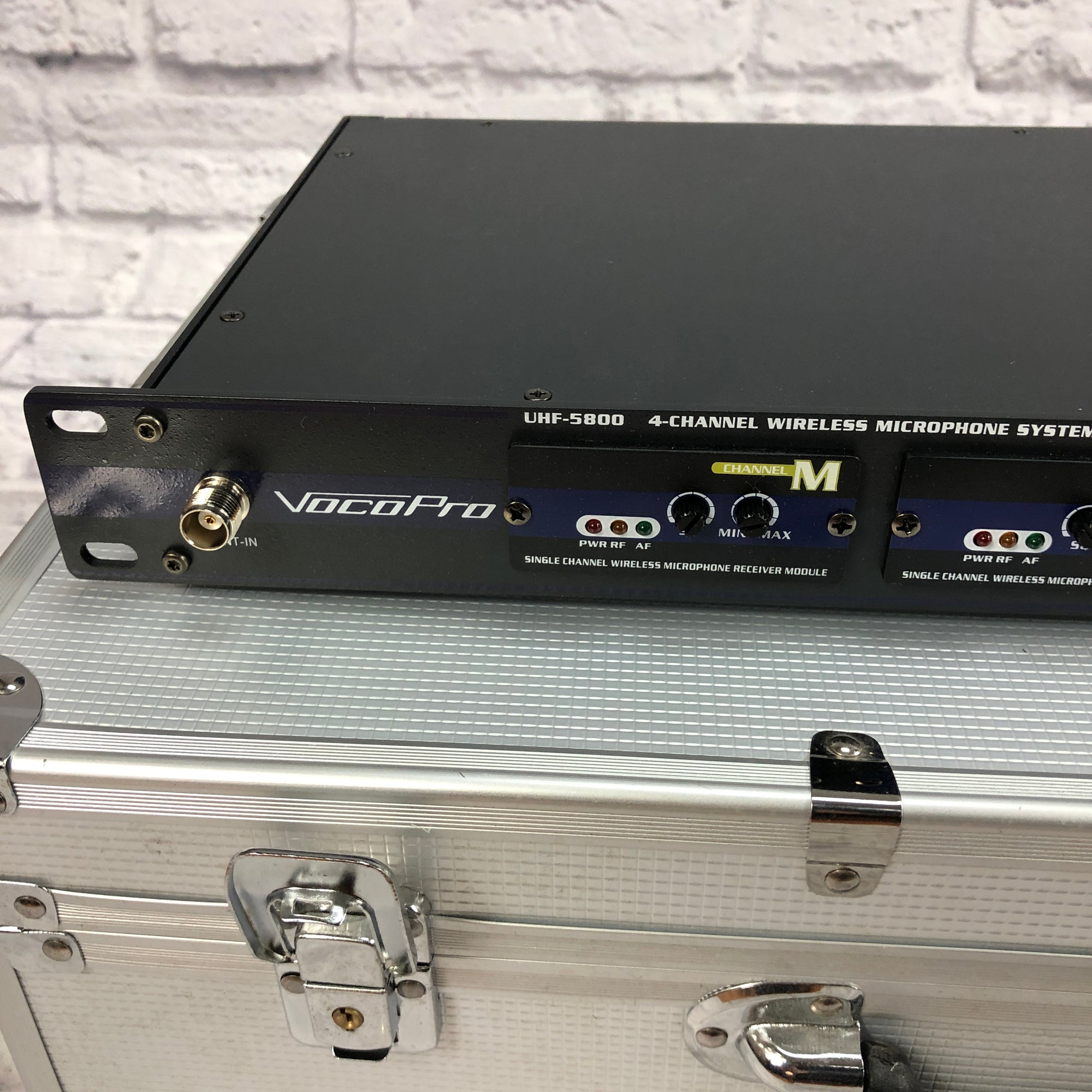 VocoPro UHF5800 Wireless Microphone Setup