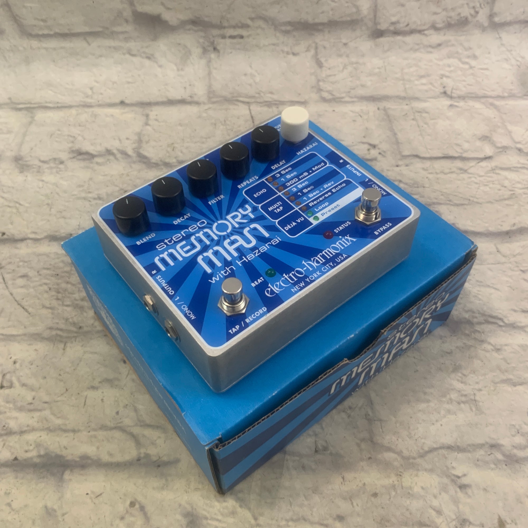 Electro-Harmonix Memory Man With Hazarai / Looper Delay Pedal