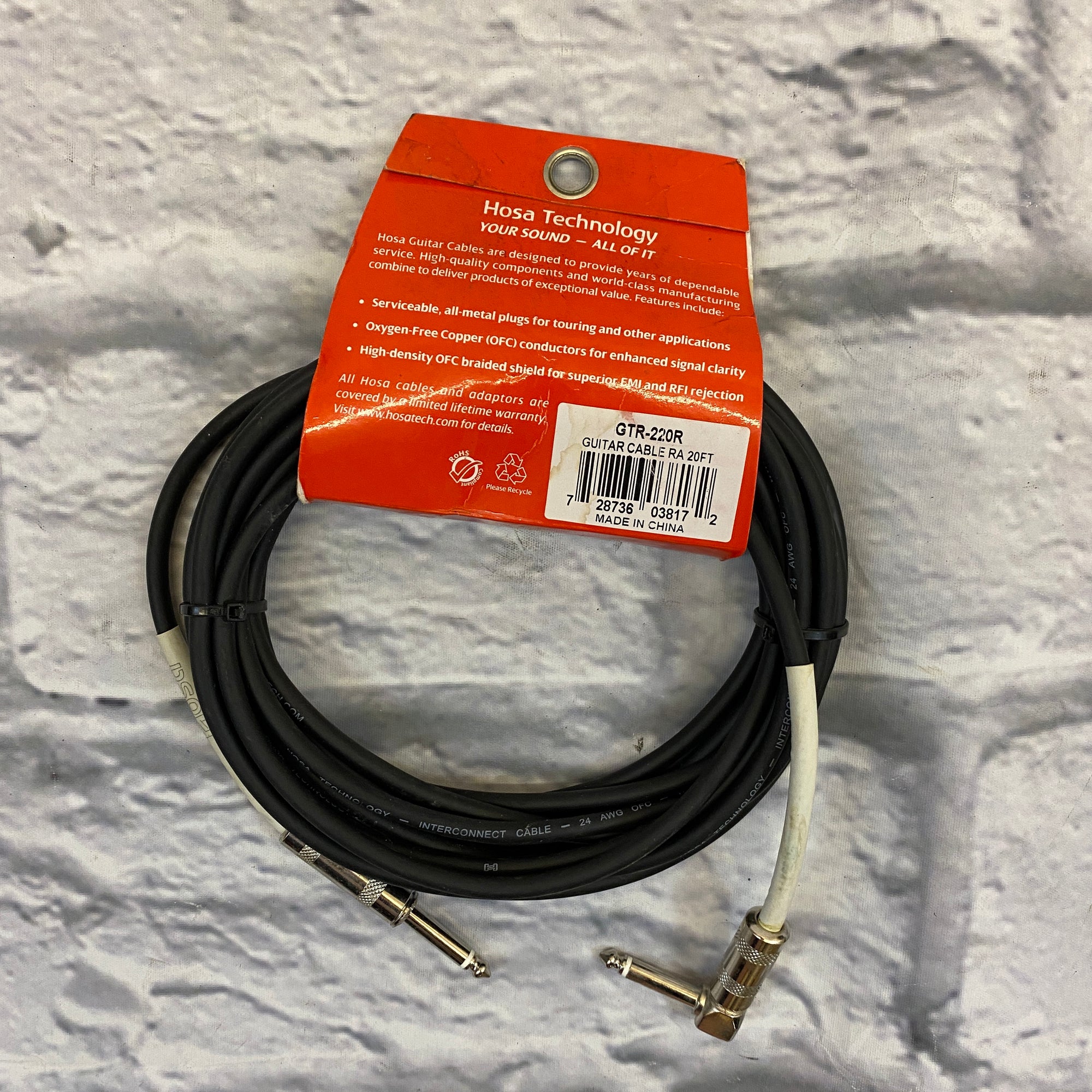 Hosa GTR-220R Straight to Right-angle Guitar Cable 20'