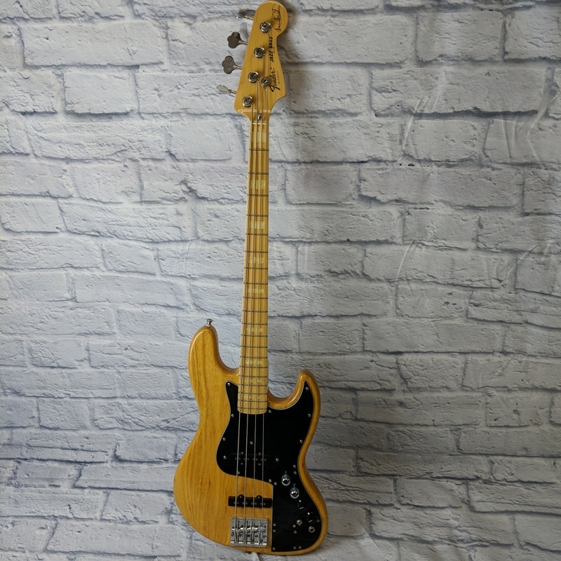 Fender Jazz Bass 2004 w/gig bag R084793 - Evolution Music