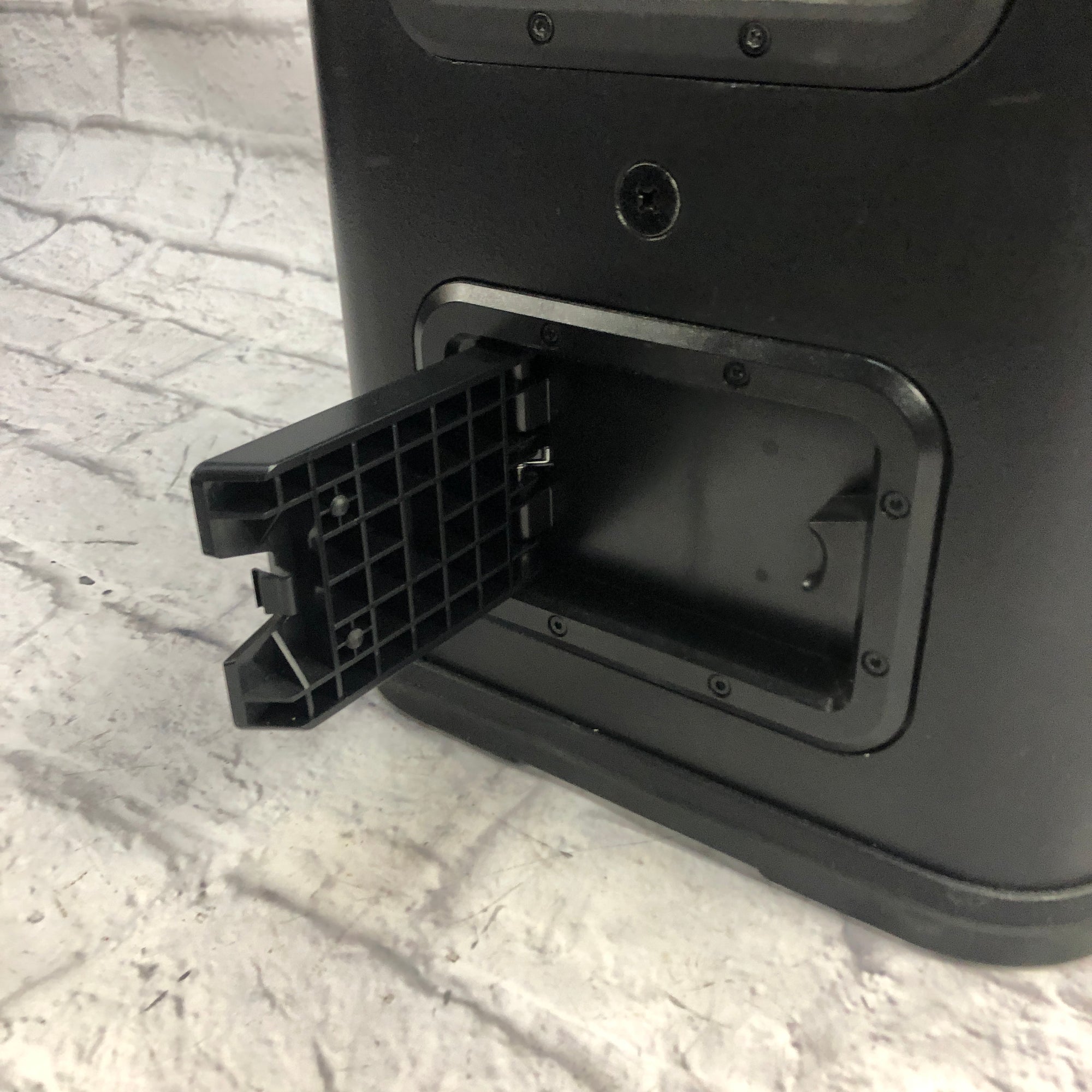 Line 6 L3T 3-Way Powered PA Speaker