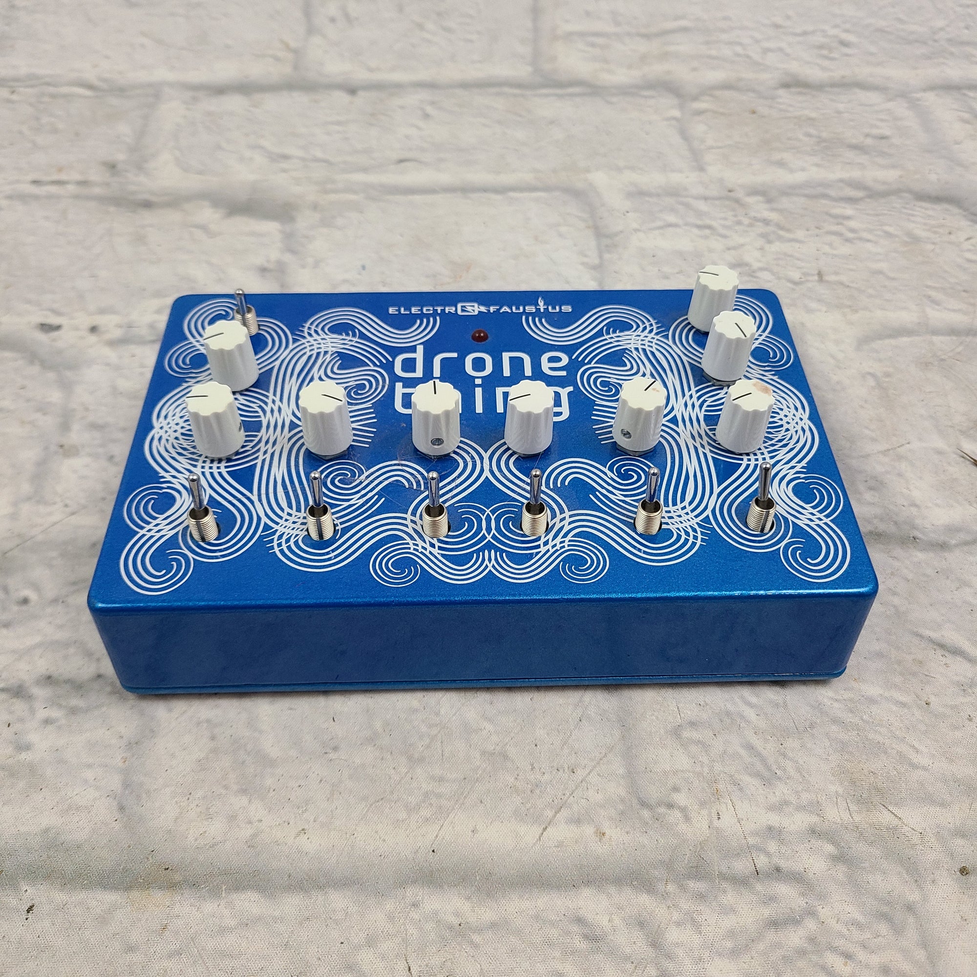 Electro Faustus Drone Thing Noise and Drone Synth
