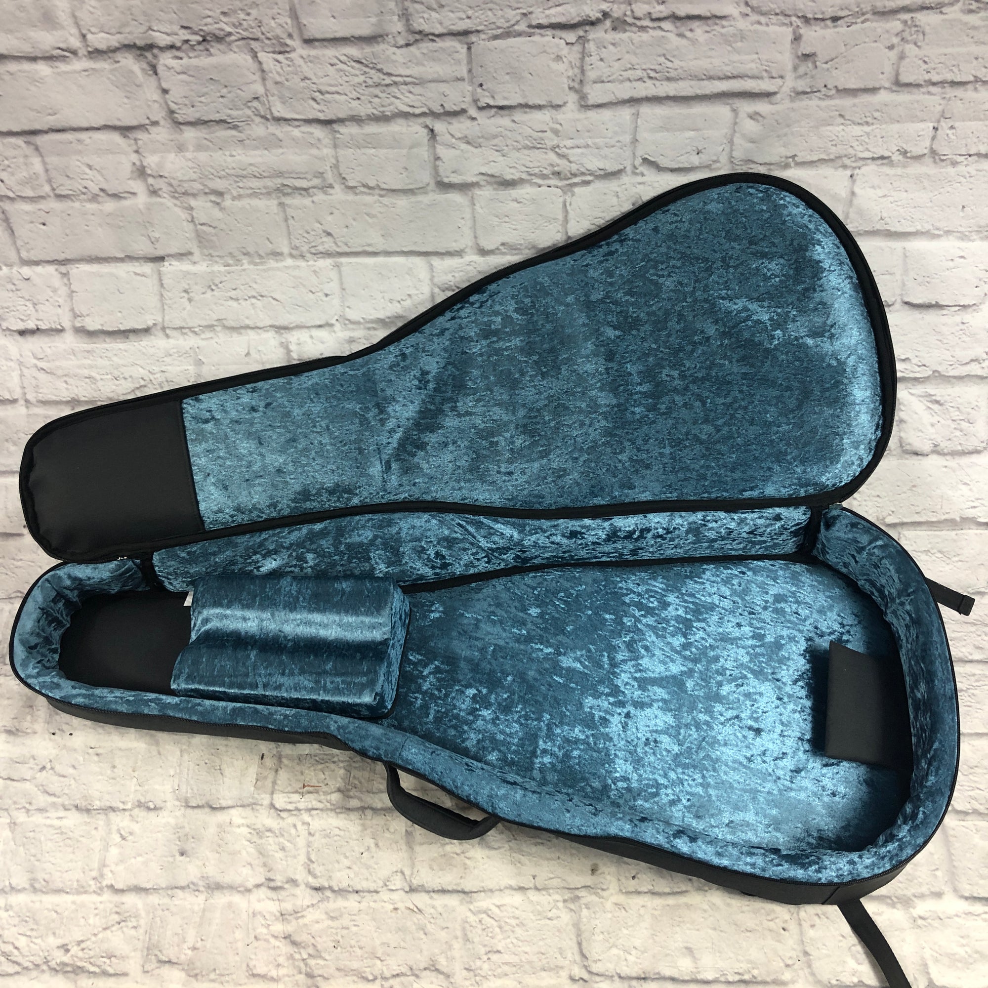 Martin OM/000 Plush Case