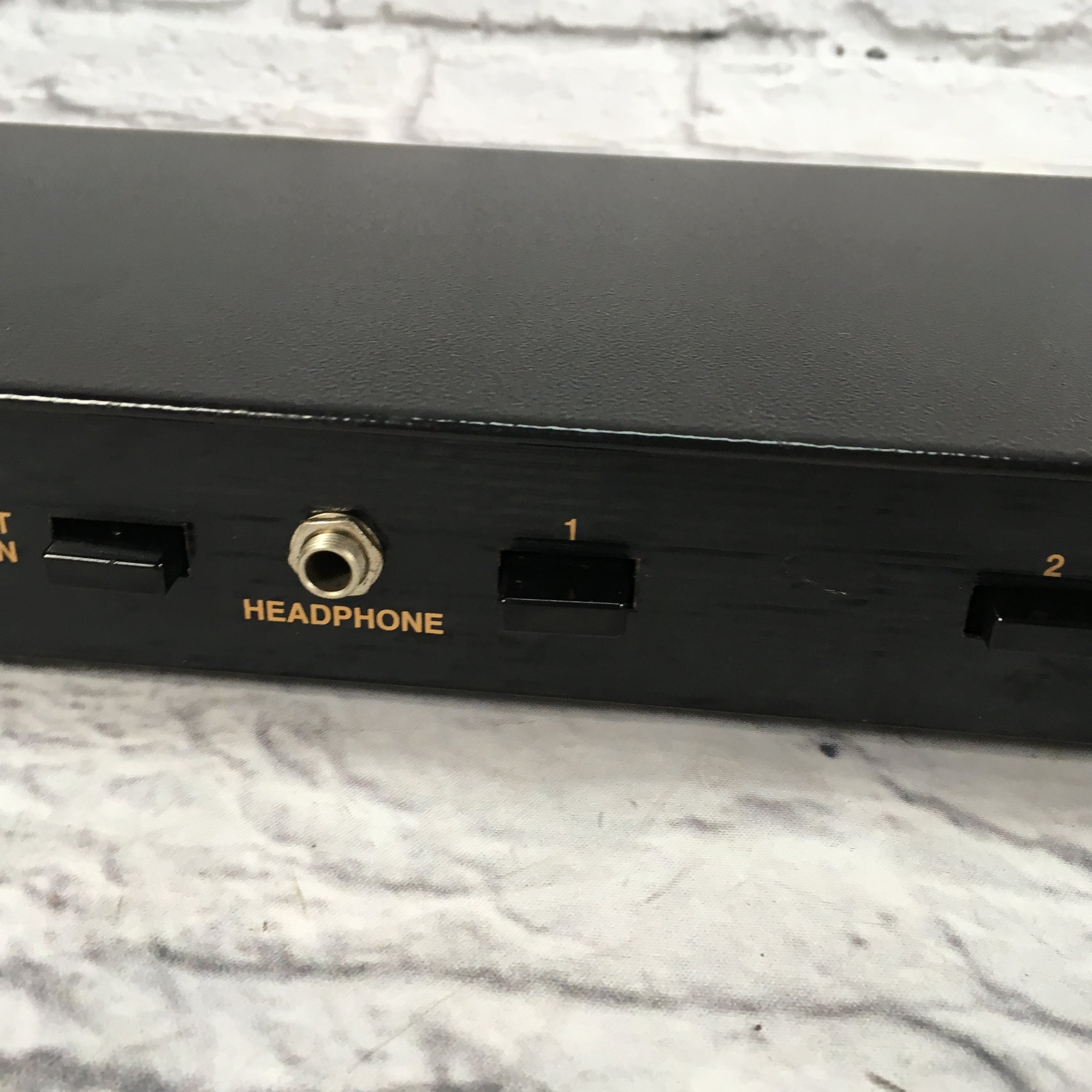 Jamo JSS4 Speaker Selector - Evolution Music