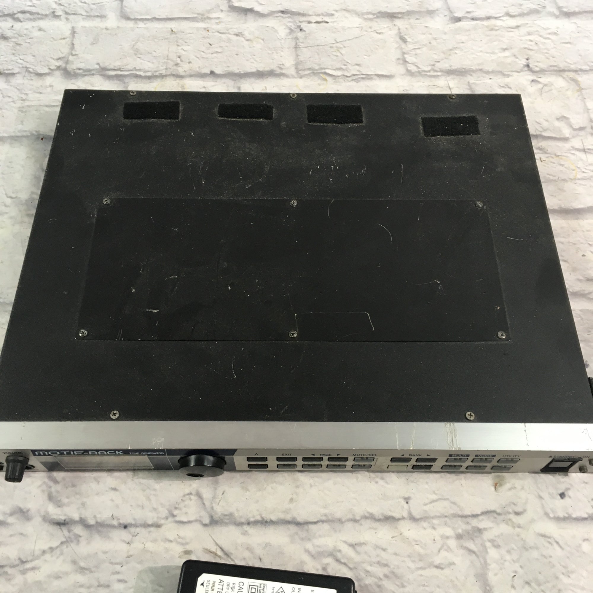Yamaha Motif Rack Synthesizer with Power Supply - Evolution