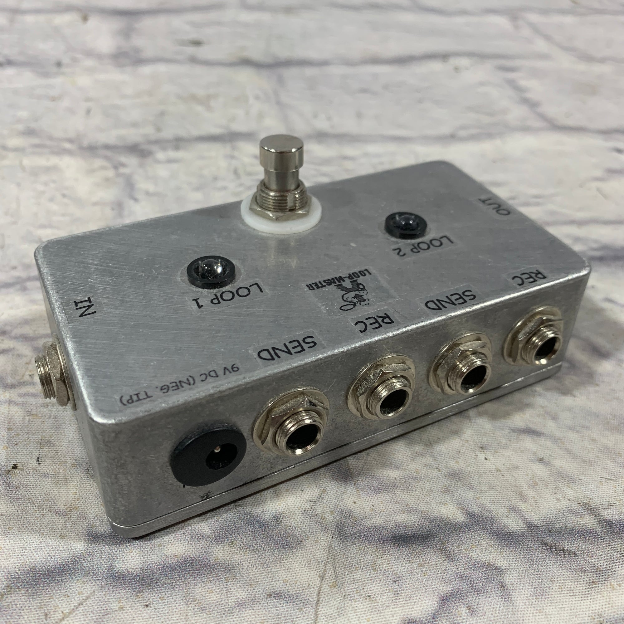 true bypass looper pedal Loop-Master 2 Loop True Bypass Pedal Switcher