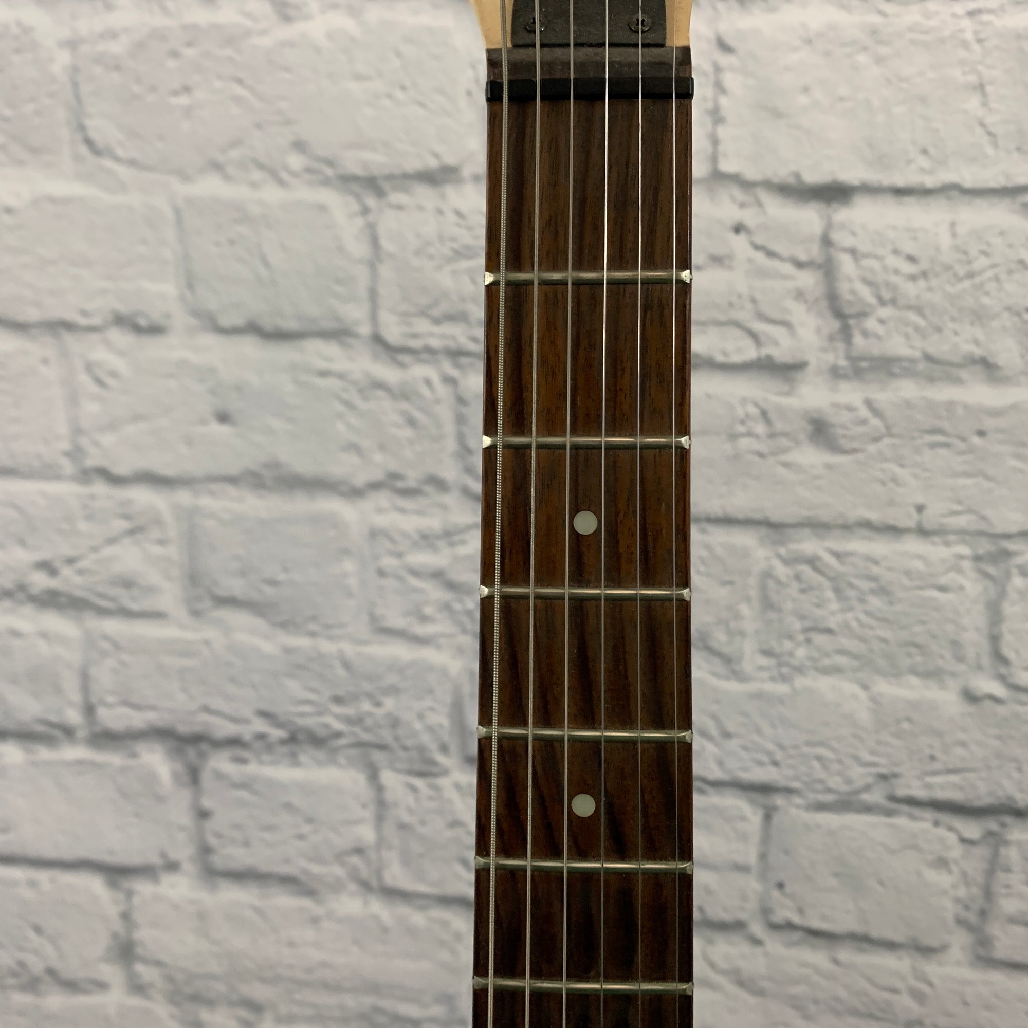 Guitar Research LG33 Strat Style Electric Guitar
