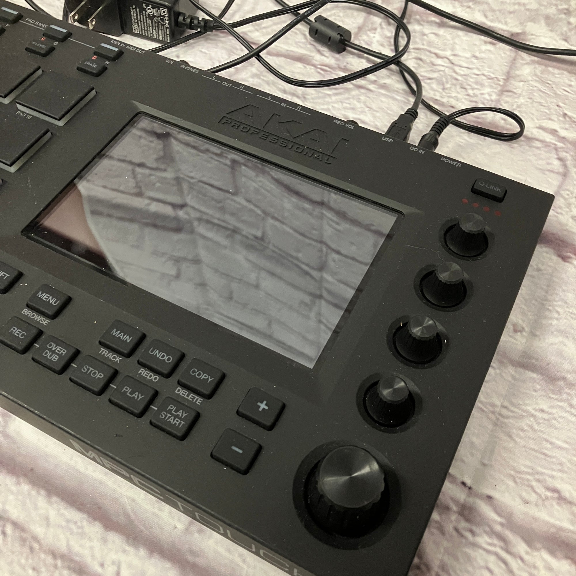 Akai MPC Touch Drum Machine Controller Evolution Music