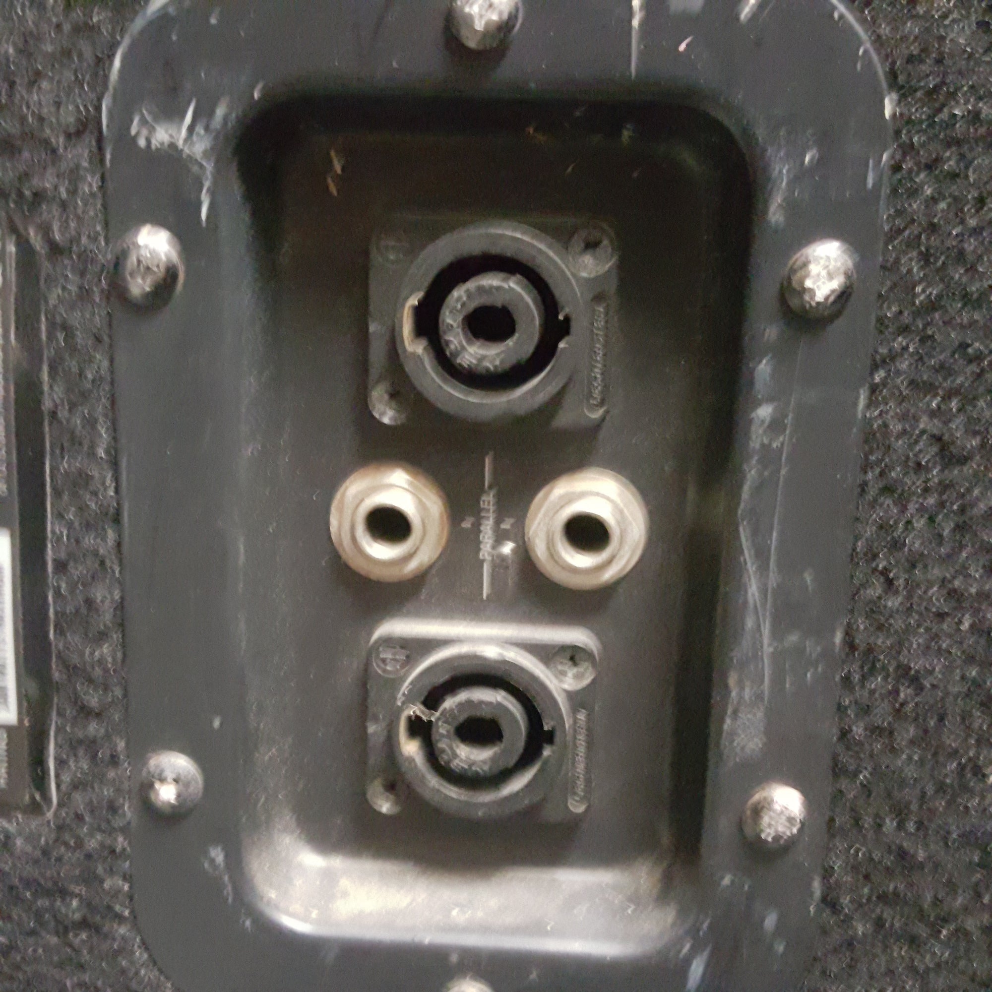 Yamaha SW218V 2x18" Subwoofer