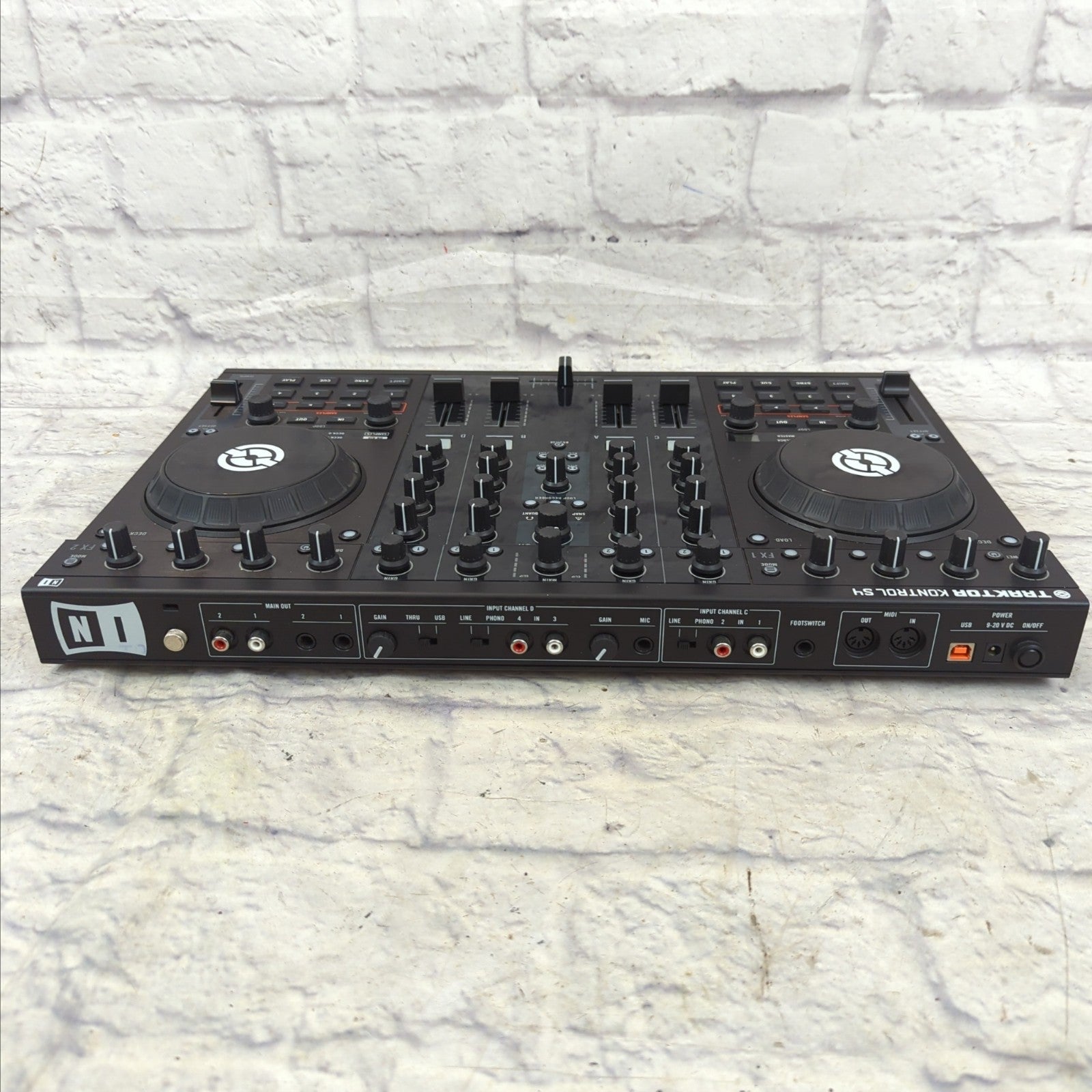 Native Instruments traktor kontrol s4 mk1 DJ Mixer