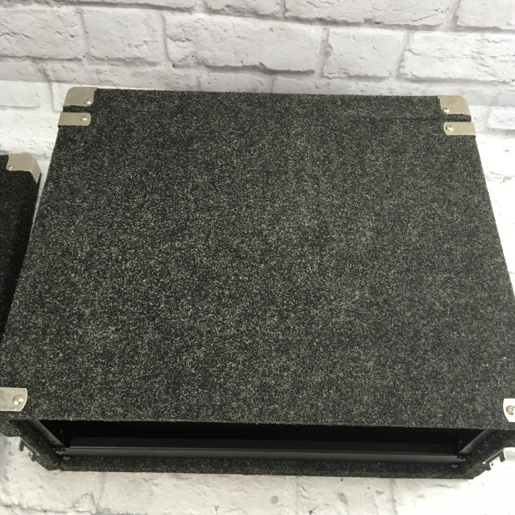 Grundorf 4 Space Carpet Rack Case