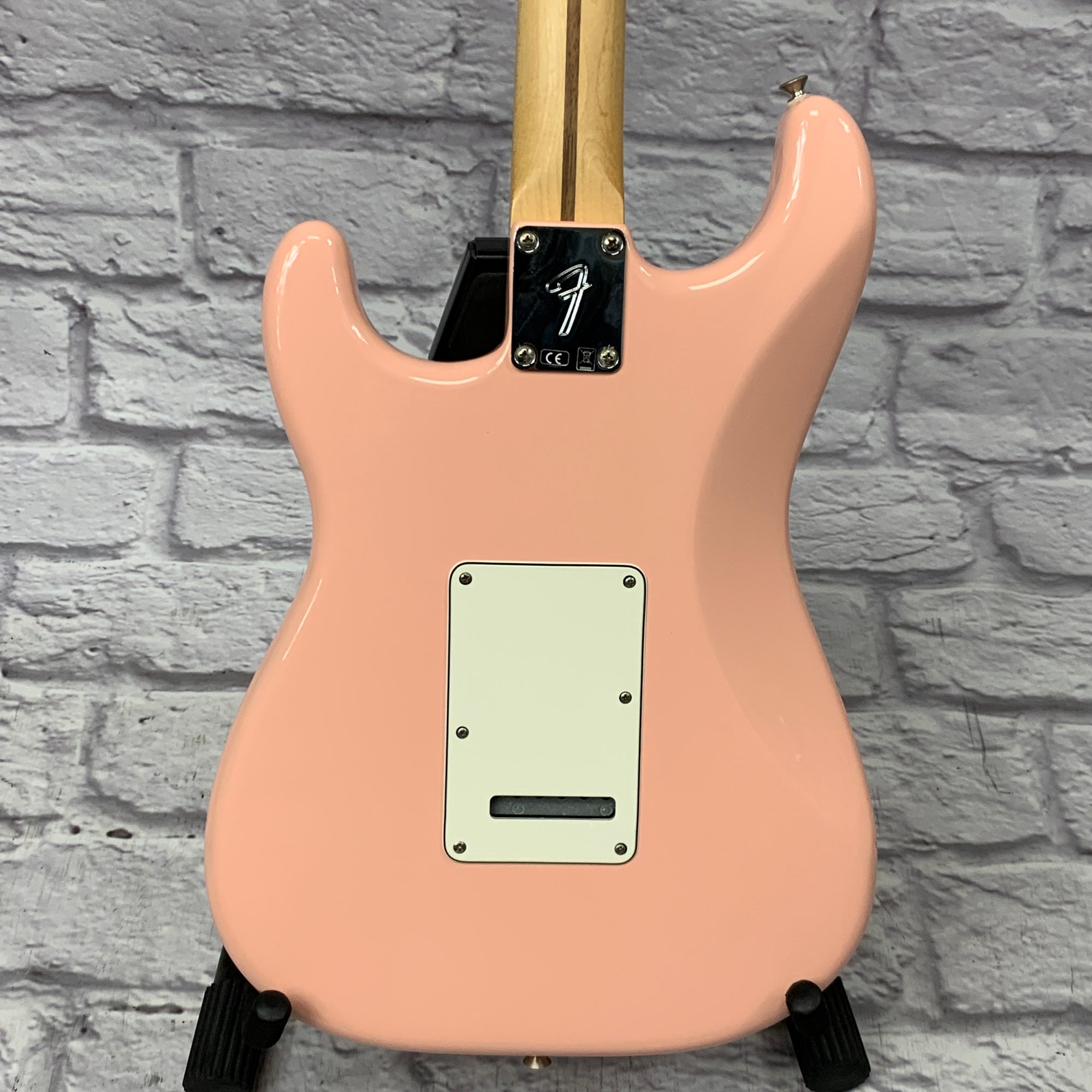 Fender Player Stratocaster Maple Fingerboard Limited Edition Electric Guitar Shell Pink w/ Hard Case