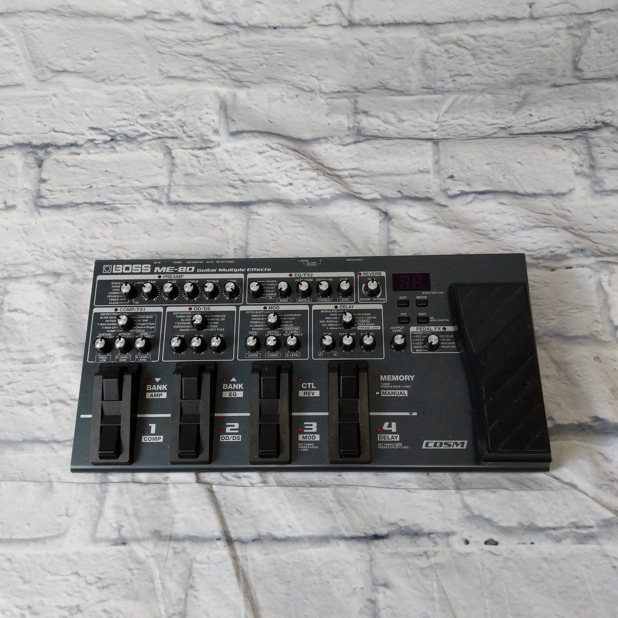 boss me 80 guitar multi effects pedal Boss ME-80 guitar multiple effects Pedal