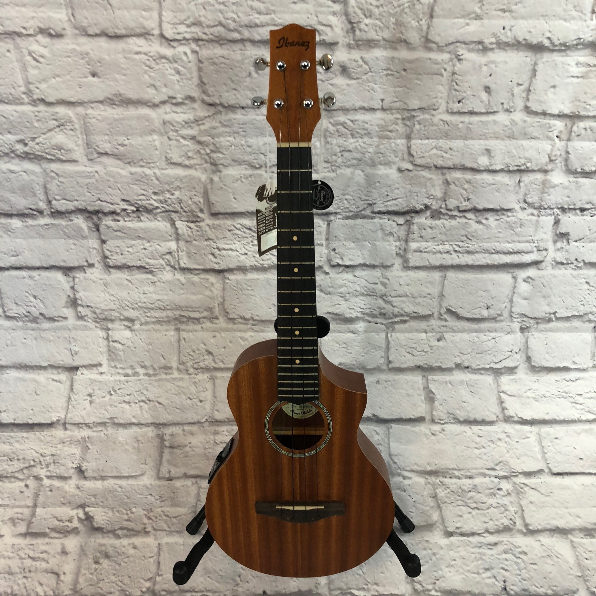 ** Ibanez UEWT5E Tenor Acoustic-Electric Ukulele Natural
