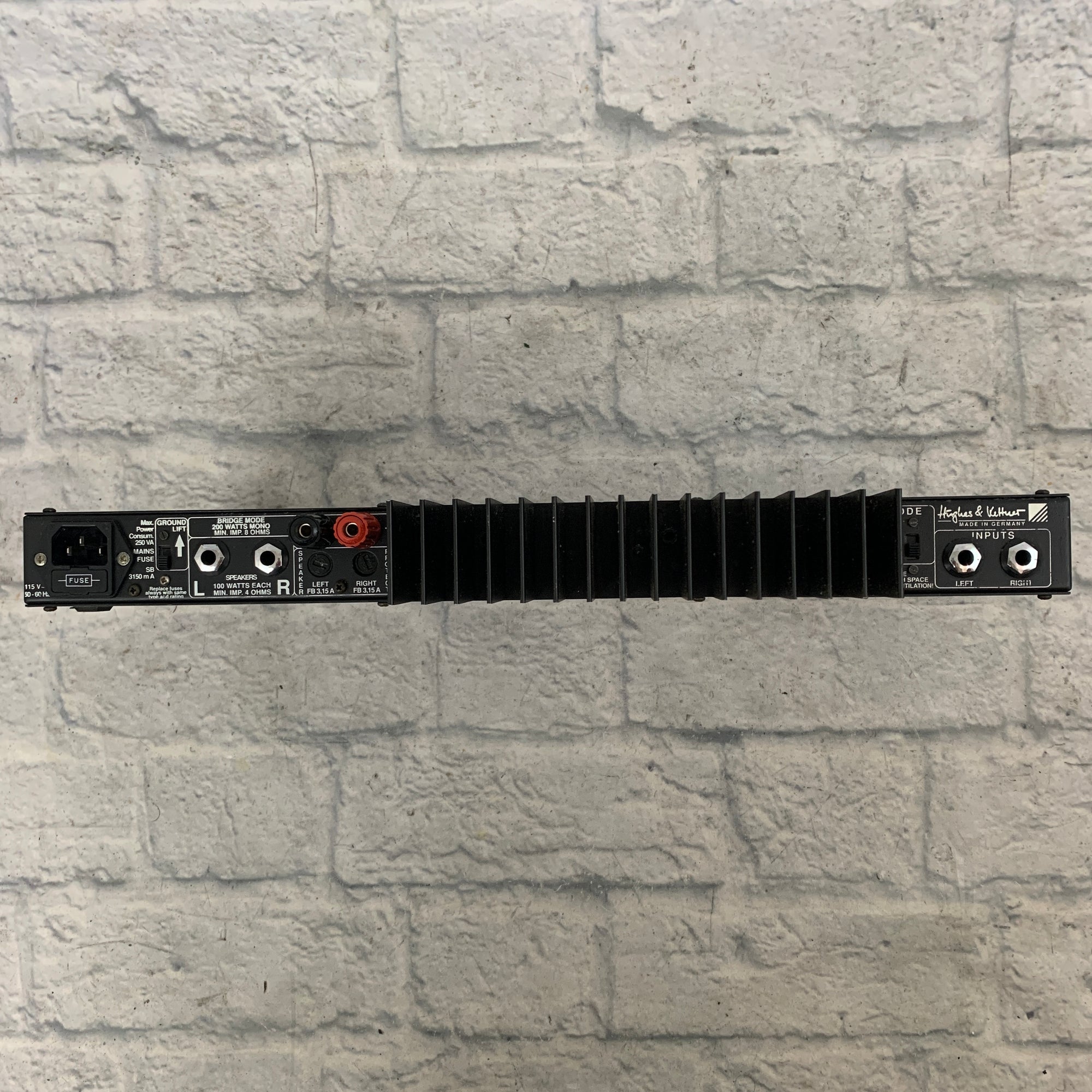 Hughes & Kettner CF 200 Stereo Rackmount Power Amp