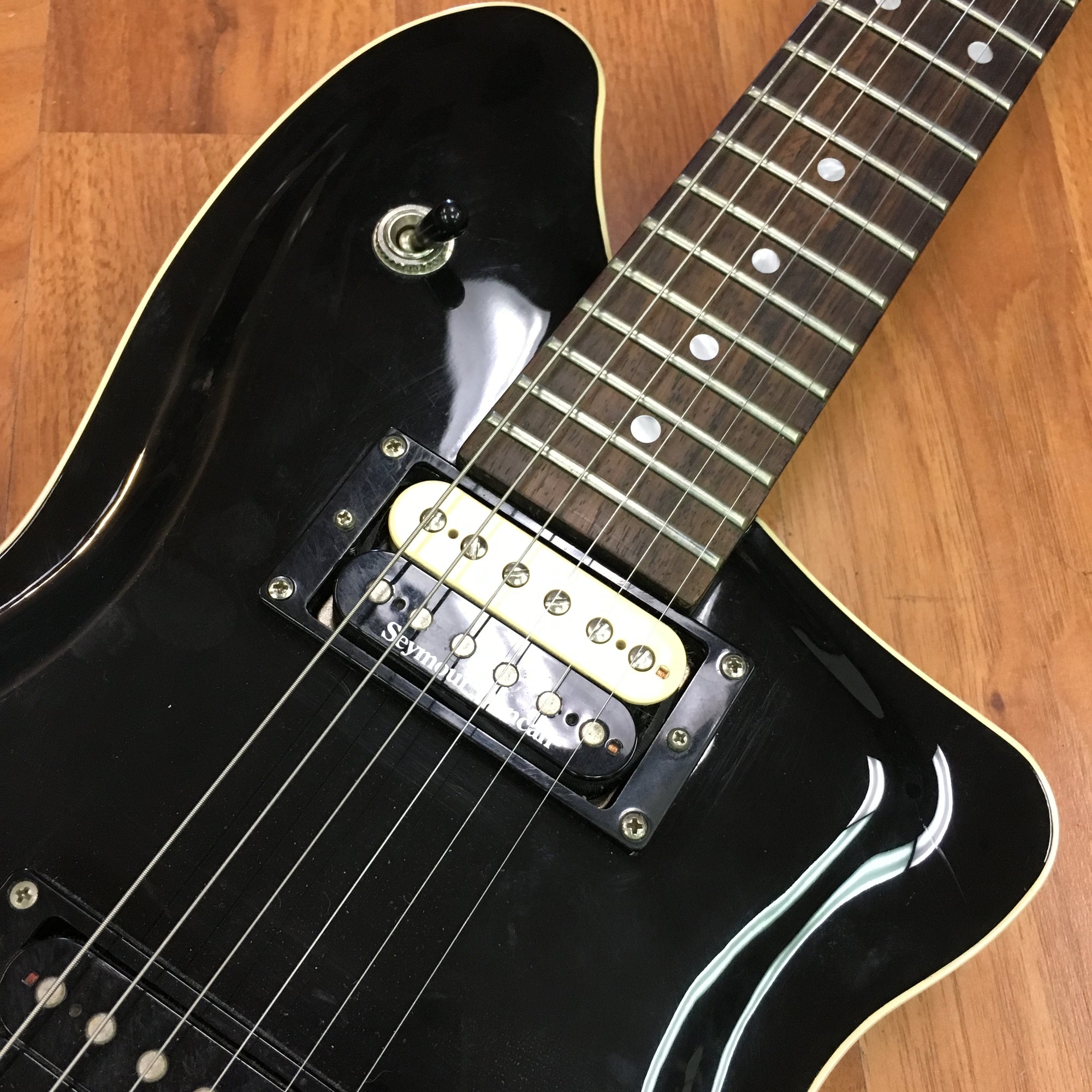 Washburn P4 Custom Shop w/ Duncans - Evolution Music