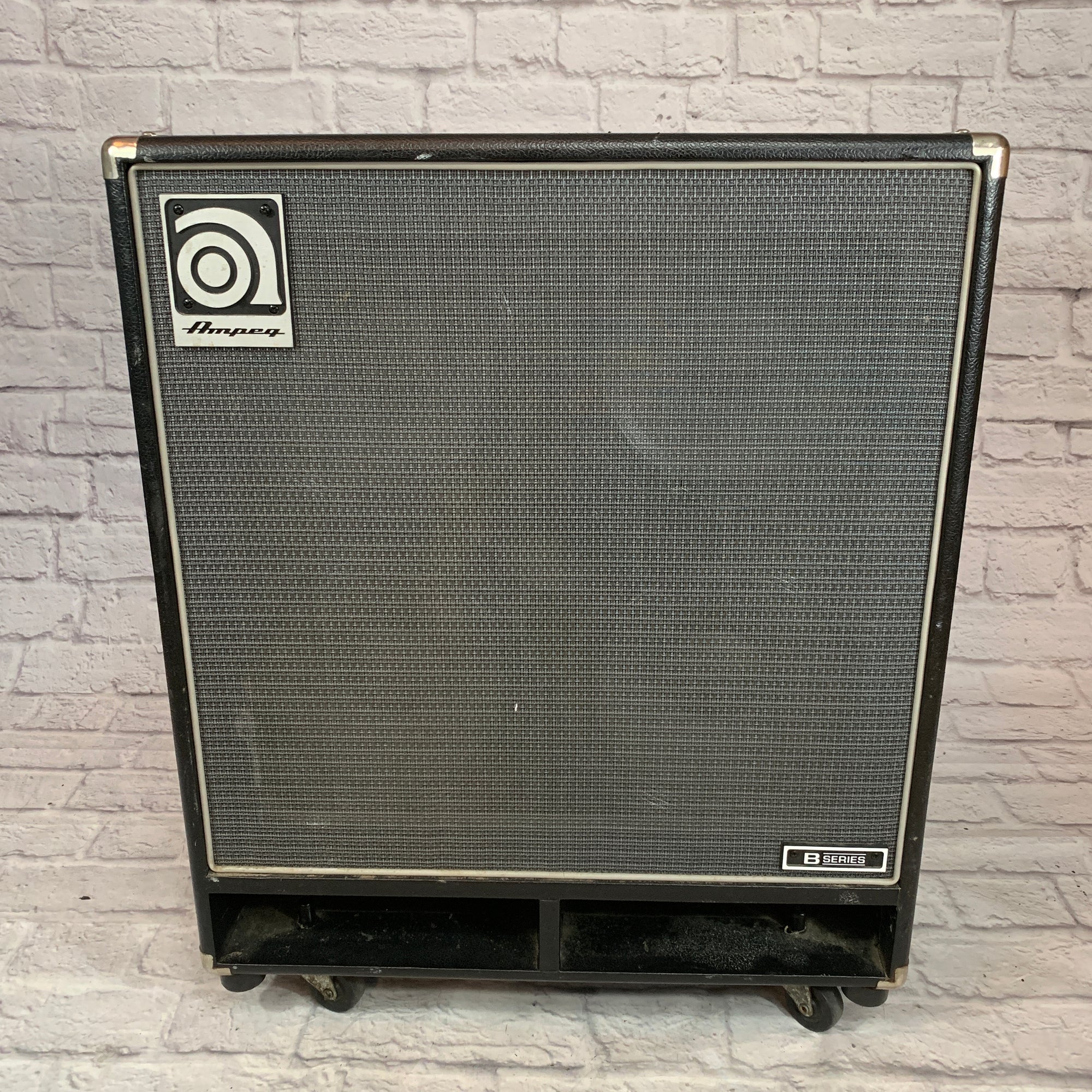 Ampeg B410HLF 4x10 Bass Cabinet