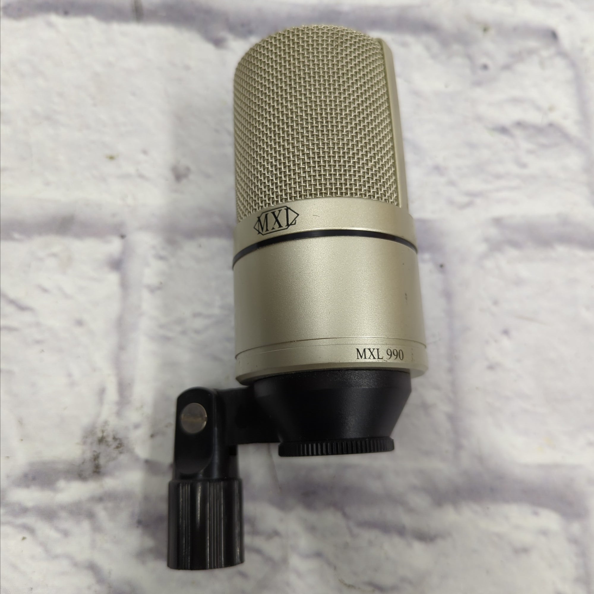 MXL 990 Large Diaphragm Condenser Microphone