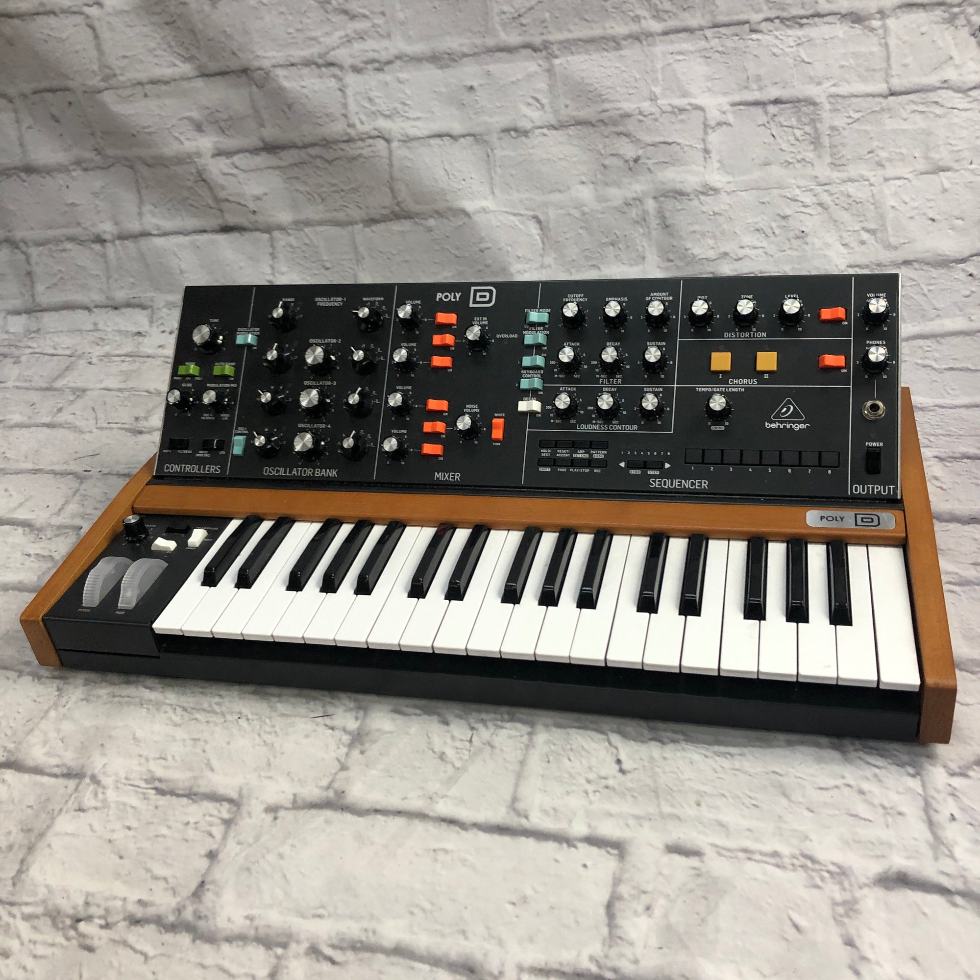 Behringer Poly D 4 Voice Polyphonic Synth