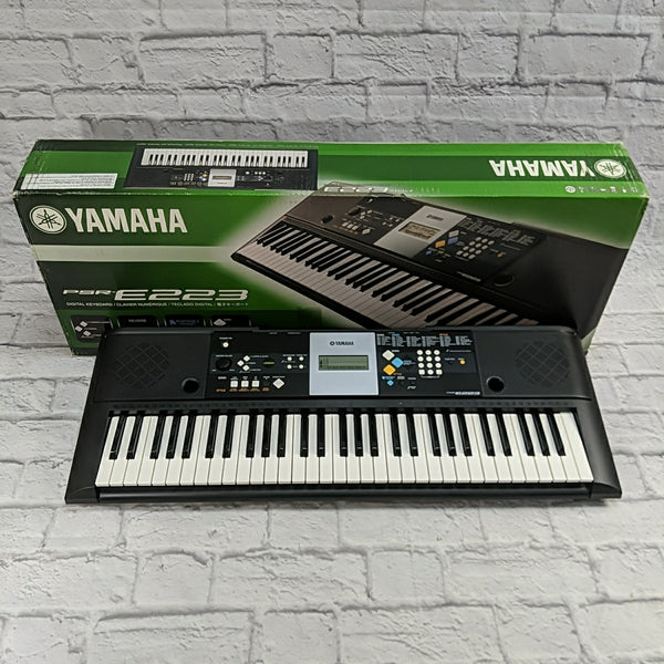 YAMAHA キーボード　PSR-E223 DISC Yamaha PSR-E223 Keyboard, Back To School Pack at Gear4music