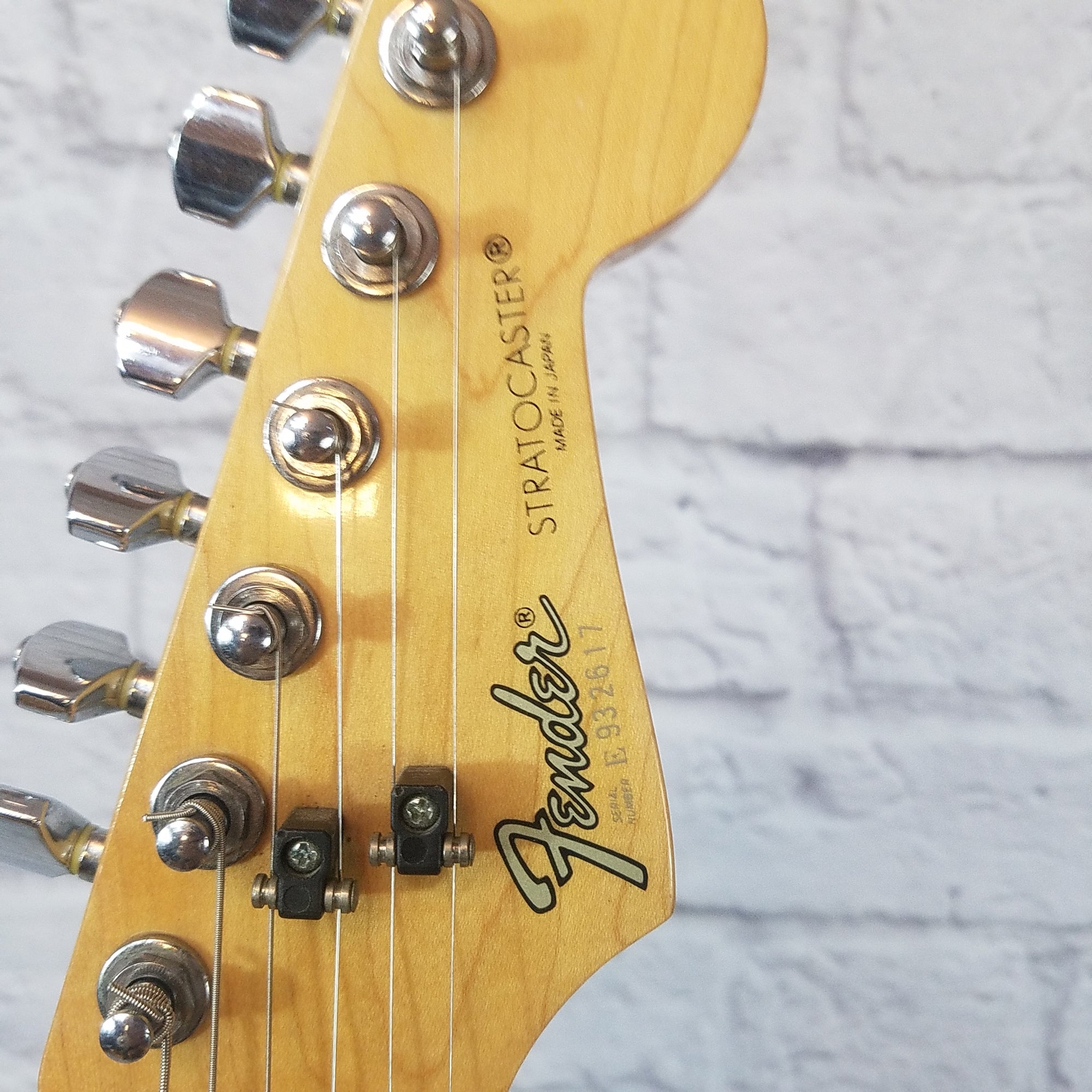 Fender Late 80's Red Stratocaster-Made in Japan - Evolution Music