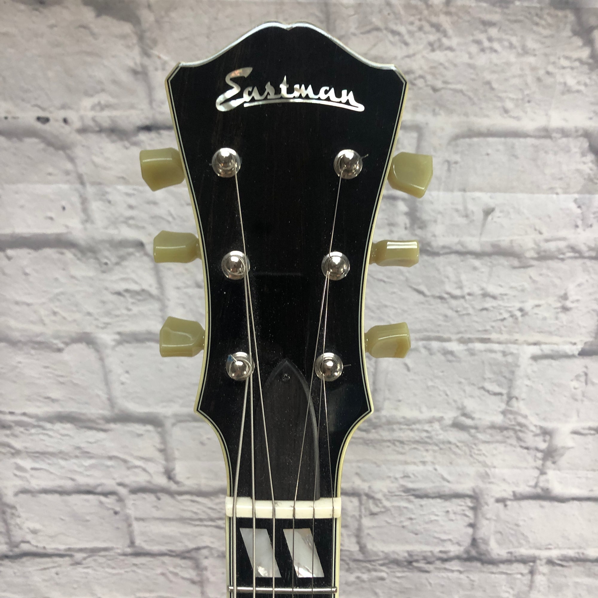 Eastman T486B-RD Hollow Body Thinline with Case Hollow Body Electric Guitar