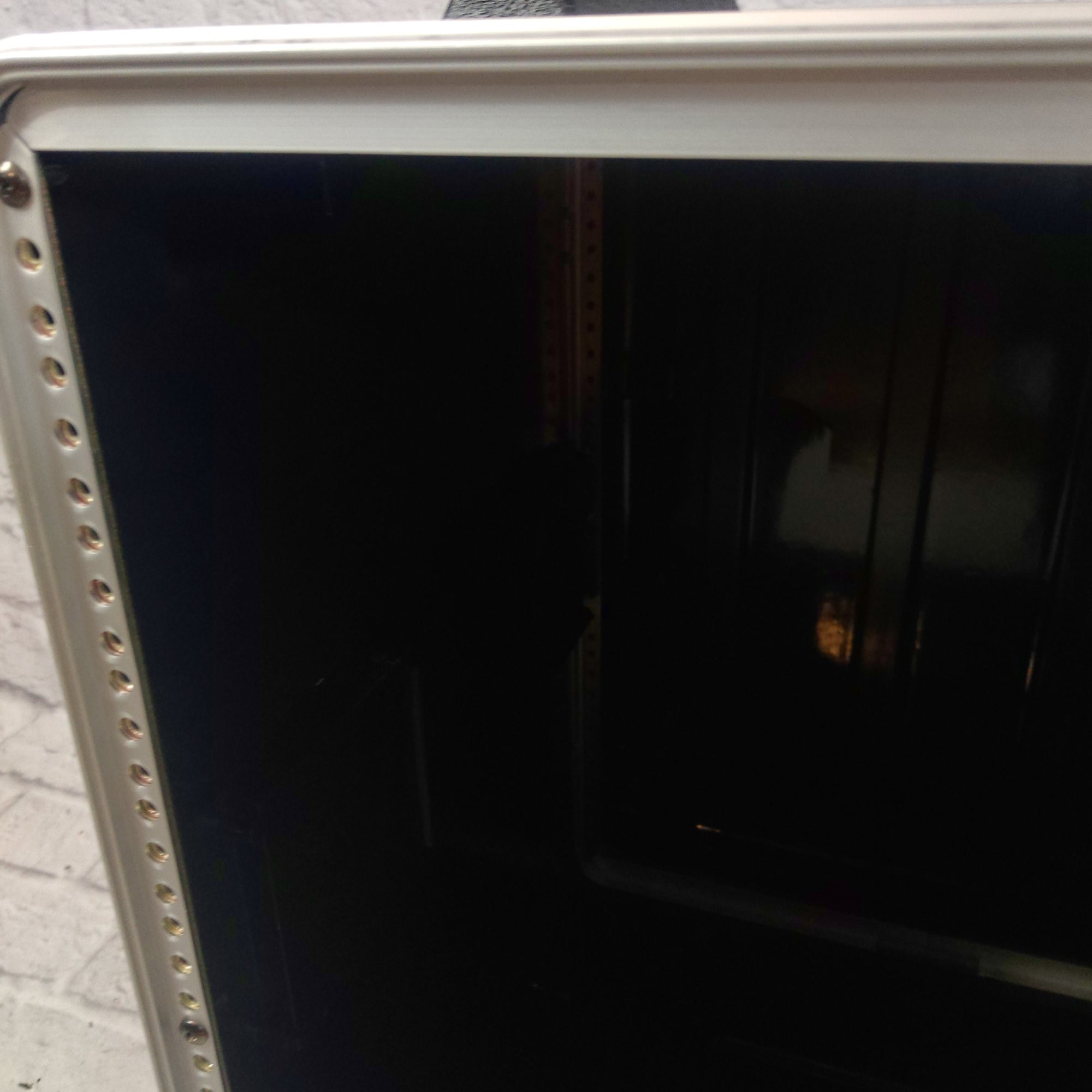 South Co. 12 Space Rack Case Rack Case