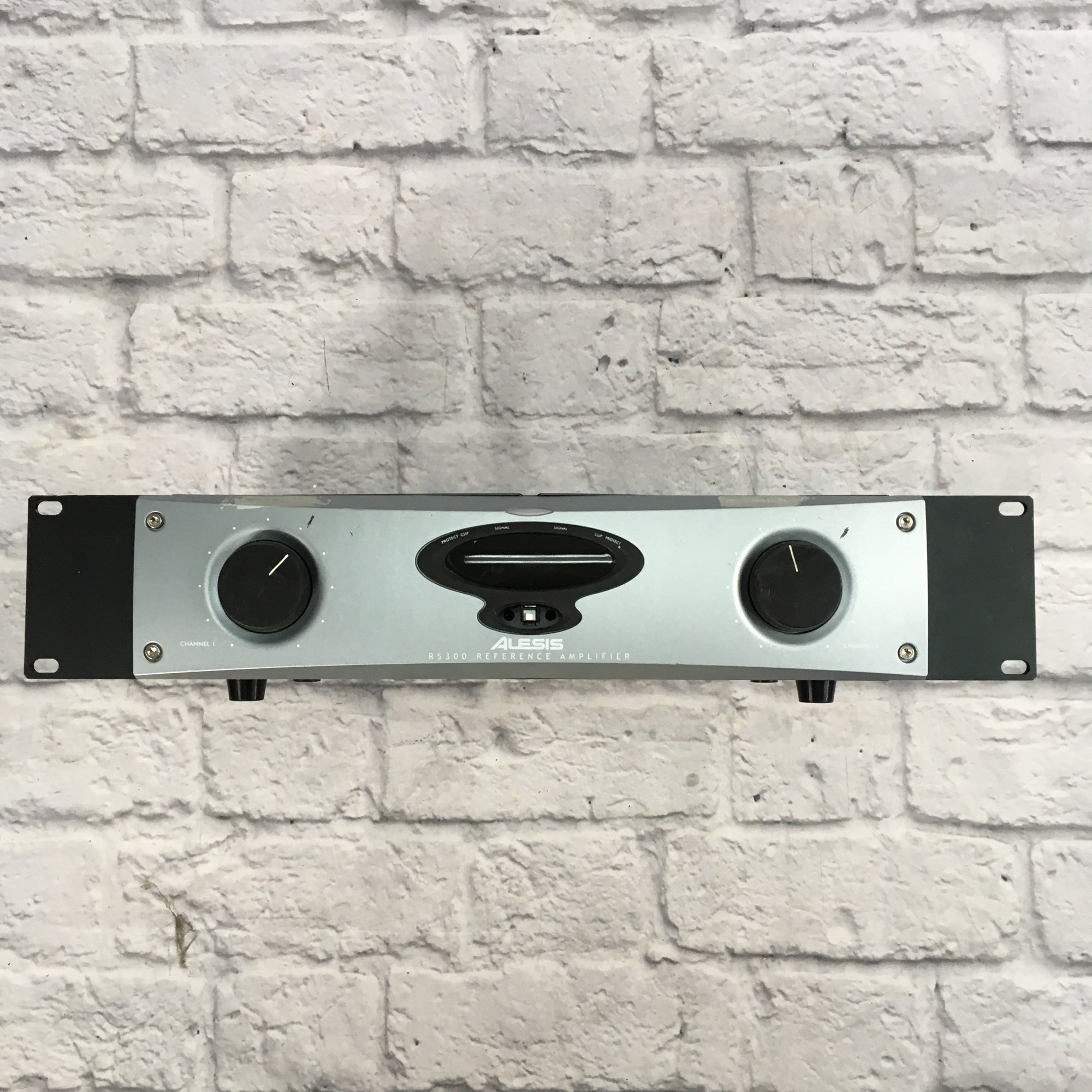Alesis RS300 Power Amp
