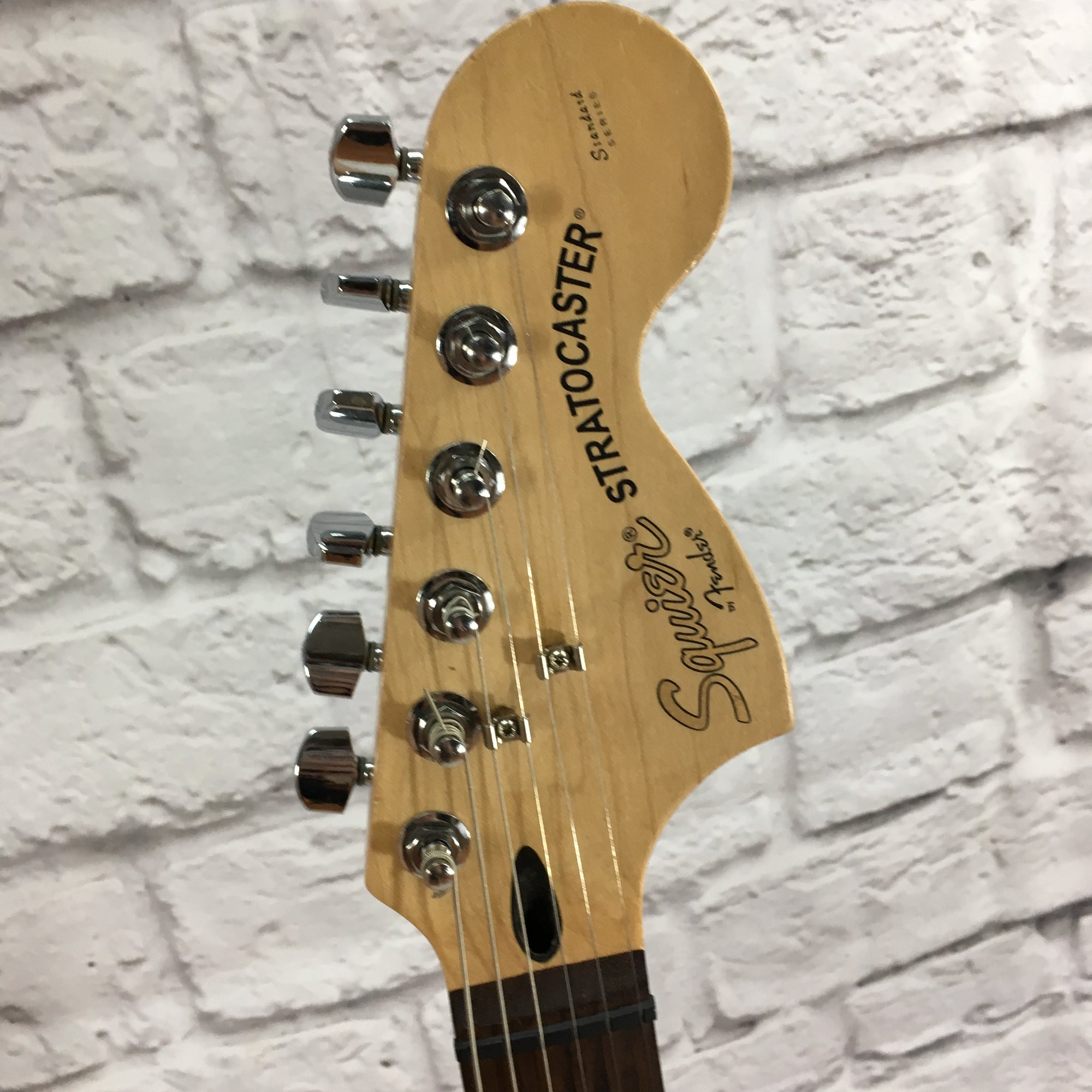 Squier Standard Stratocaster Cherry Sunburst