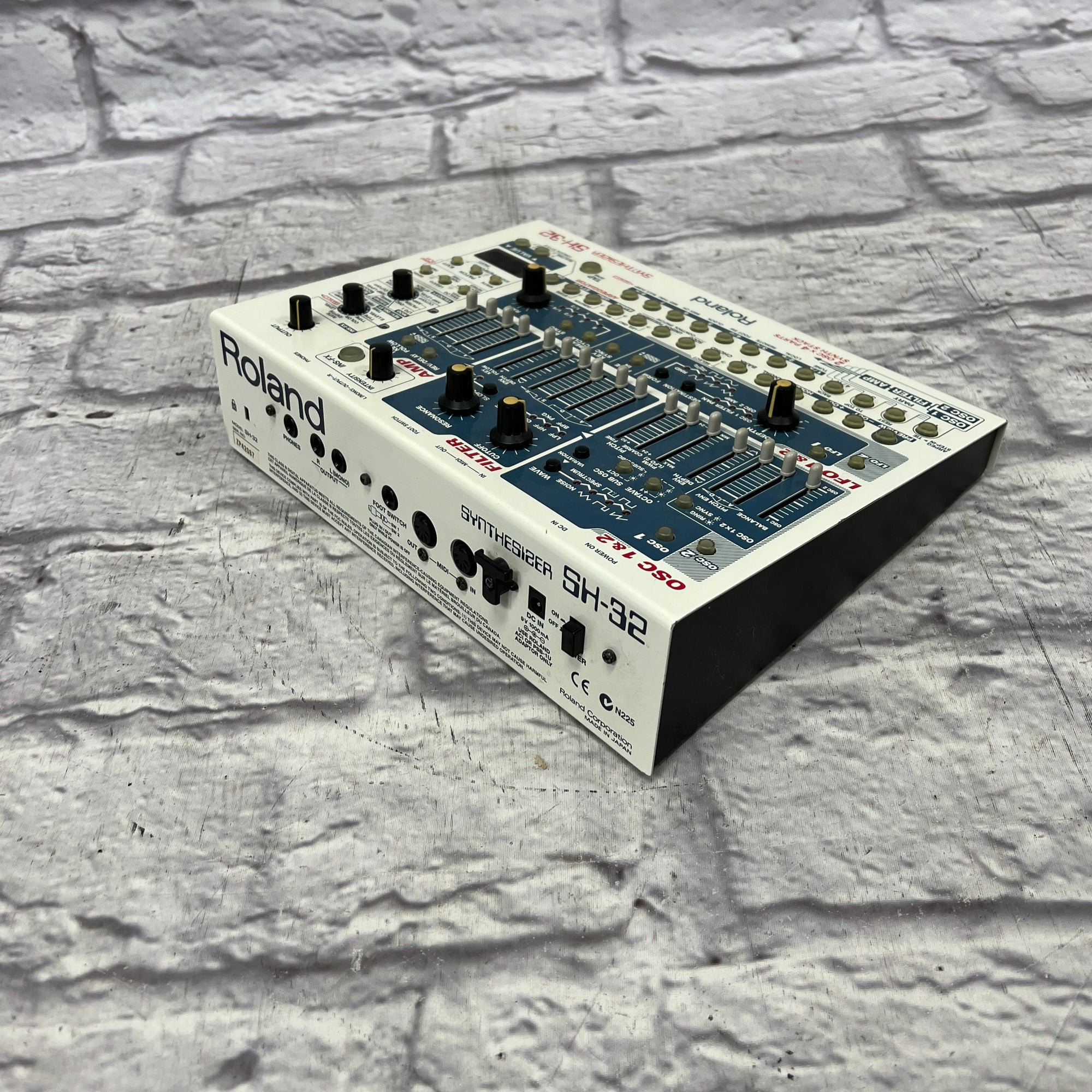 Roland SH32 Synth Evolution Music