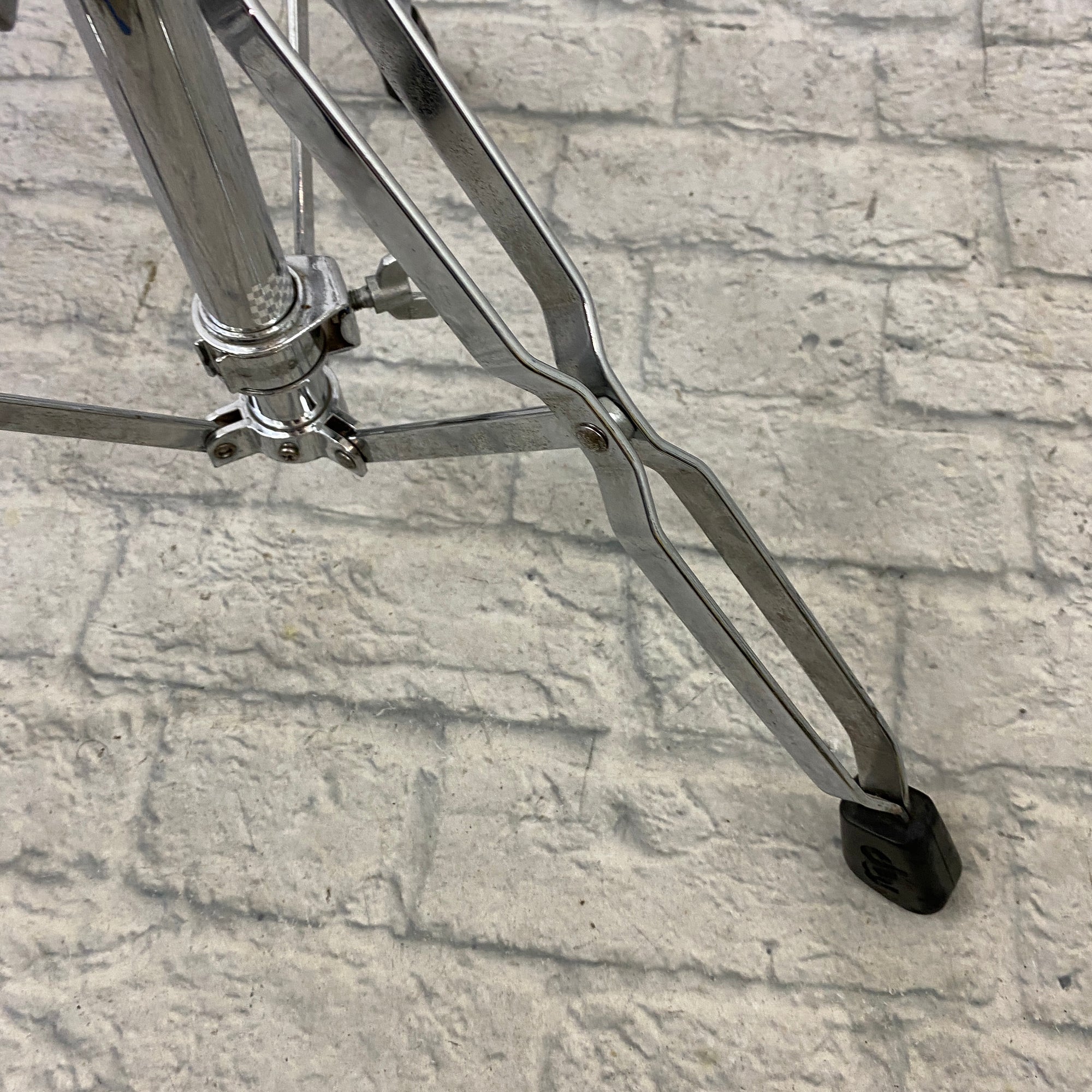 DW Heavy Duty Double Braced Double Tom Stand Drum Stand