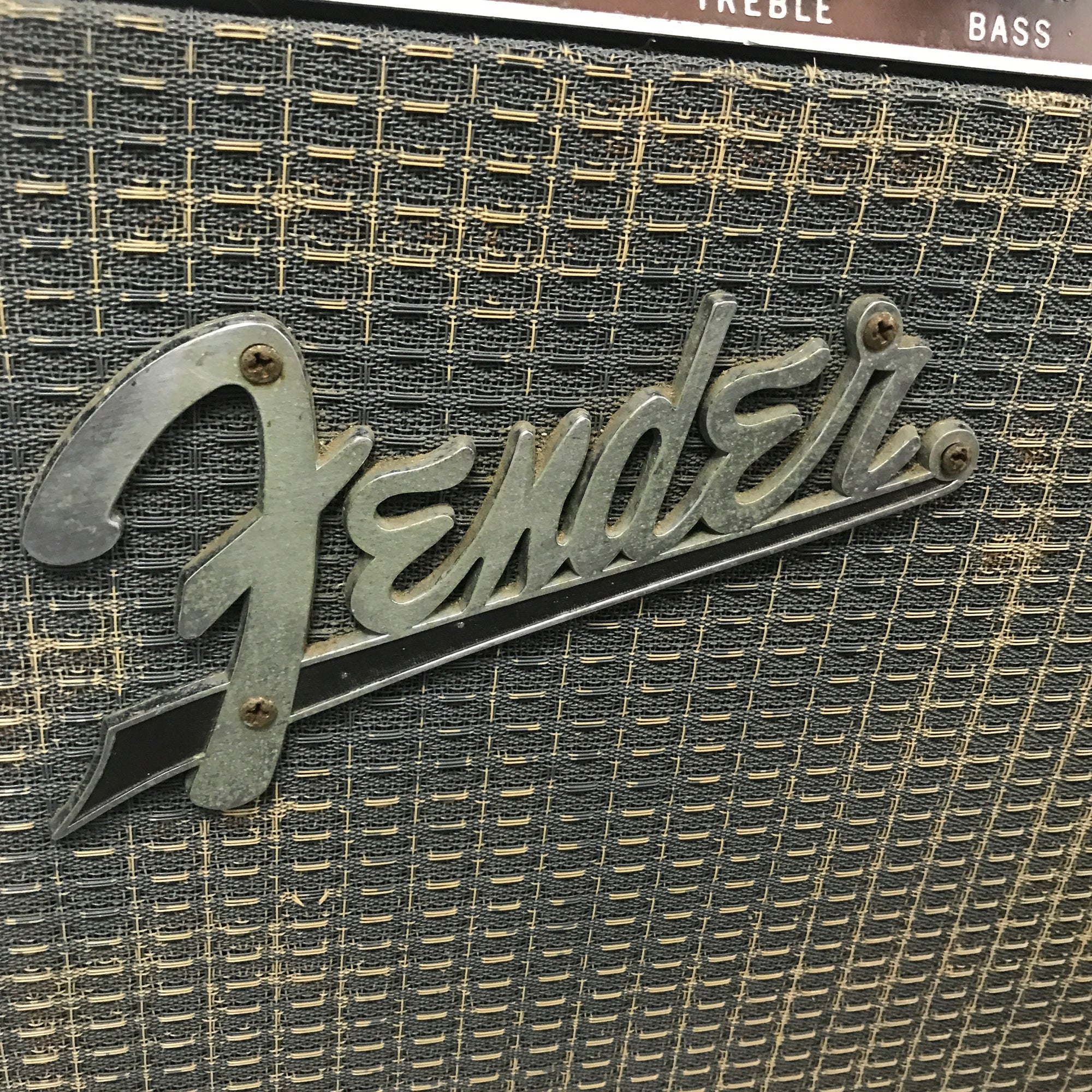 Vintage 1962 Fender Vibrasonic Brownface Guitar Combo Amp with Original 1x15" JBL D130F