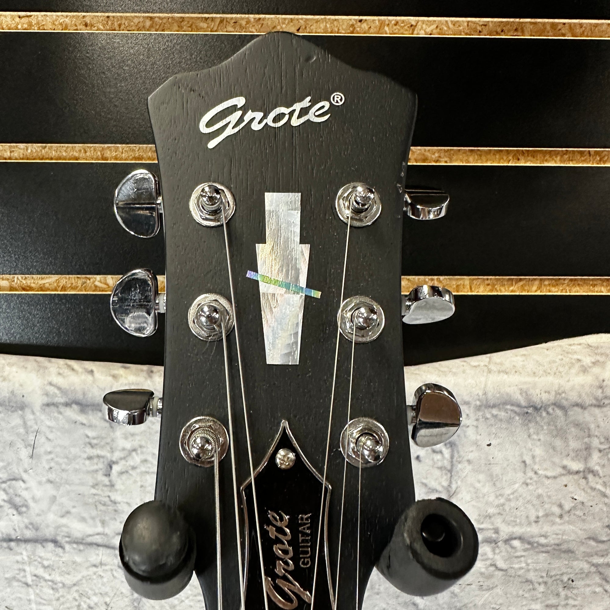 Grote Semi Hollow Burgundy