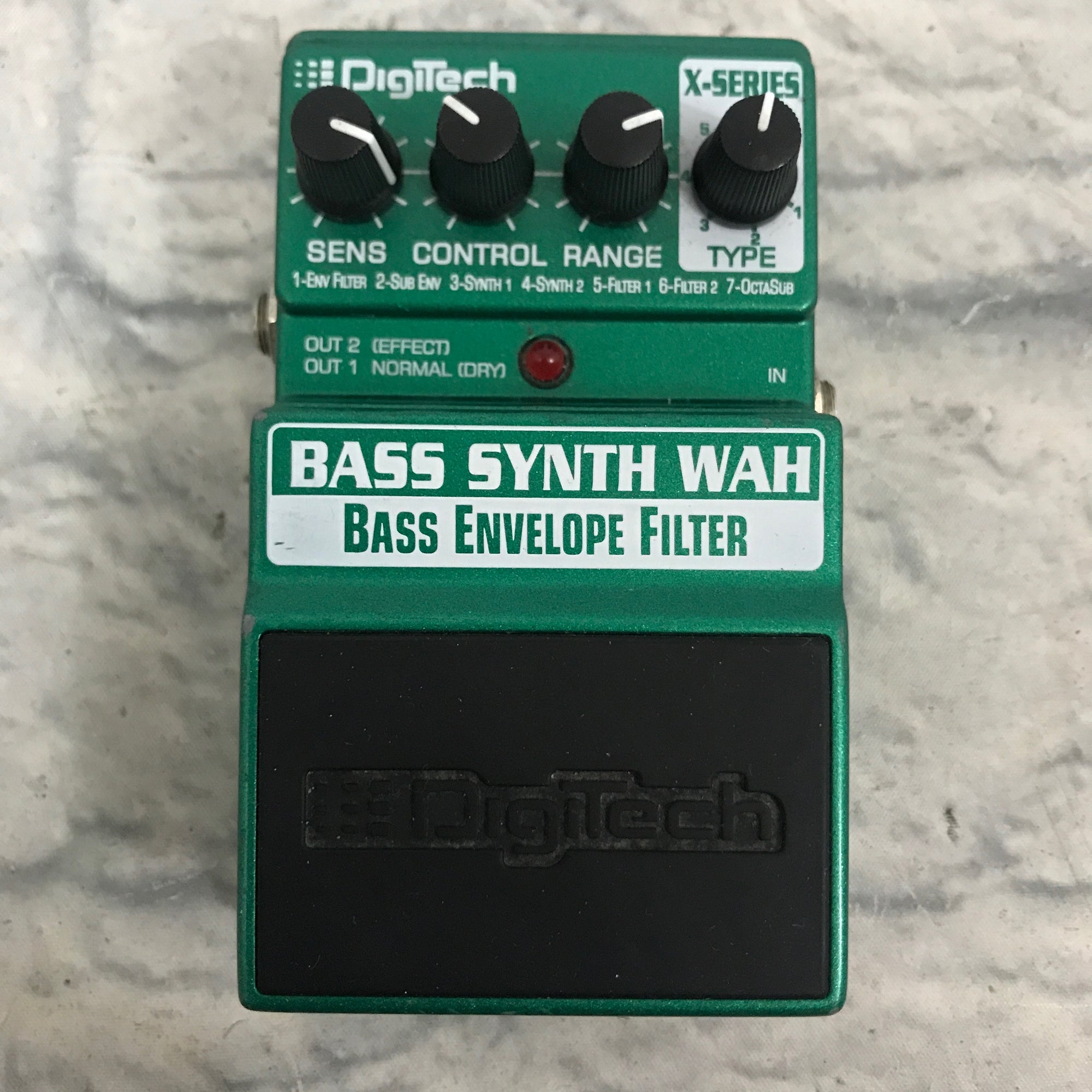 bass synth wah pedal Digitech Bass Synth Wah Bass Envelope Filter Pedal