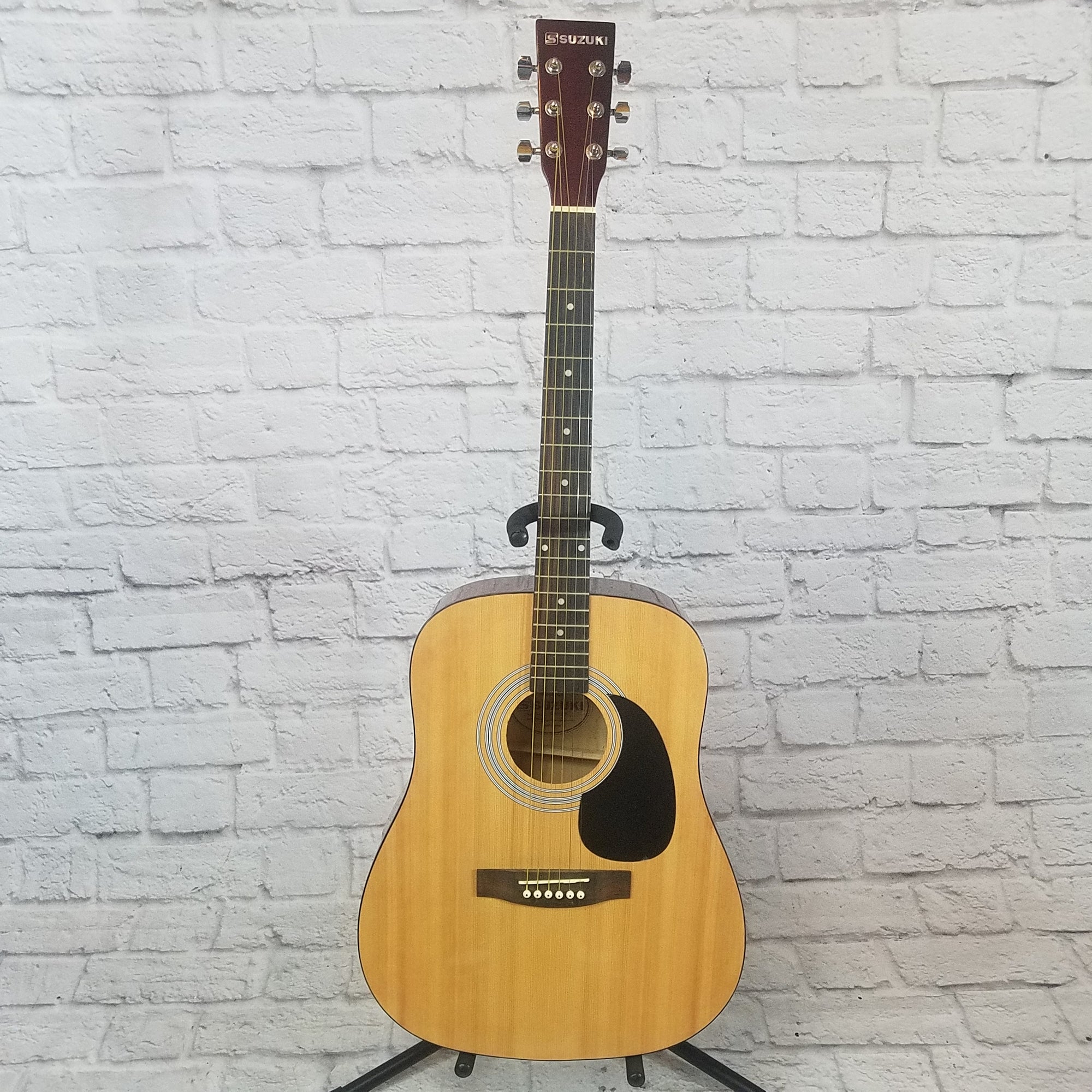 Suzuki SDG 6 Acoustic Guitar Natural