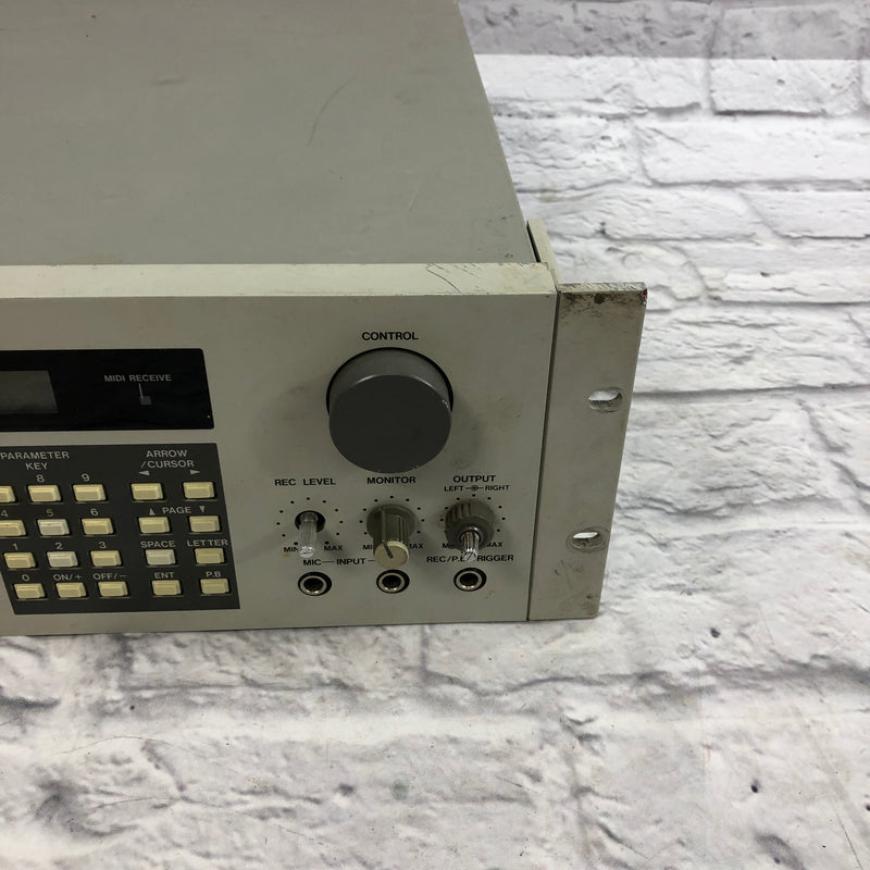 Akai S900 Rack Sampler - Evolution Music