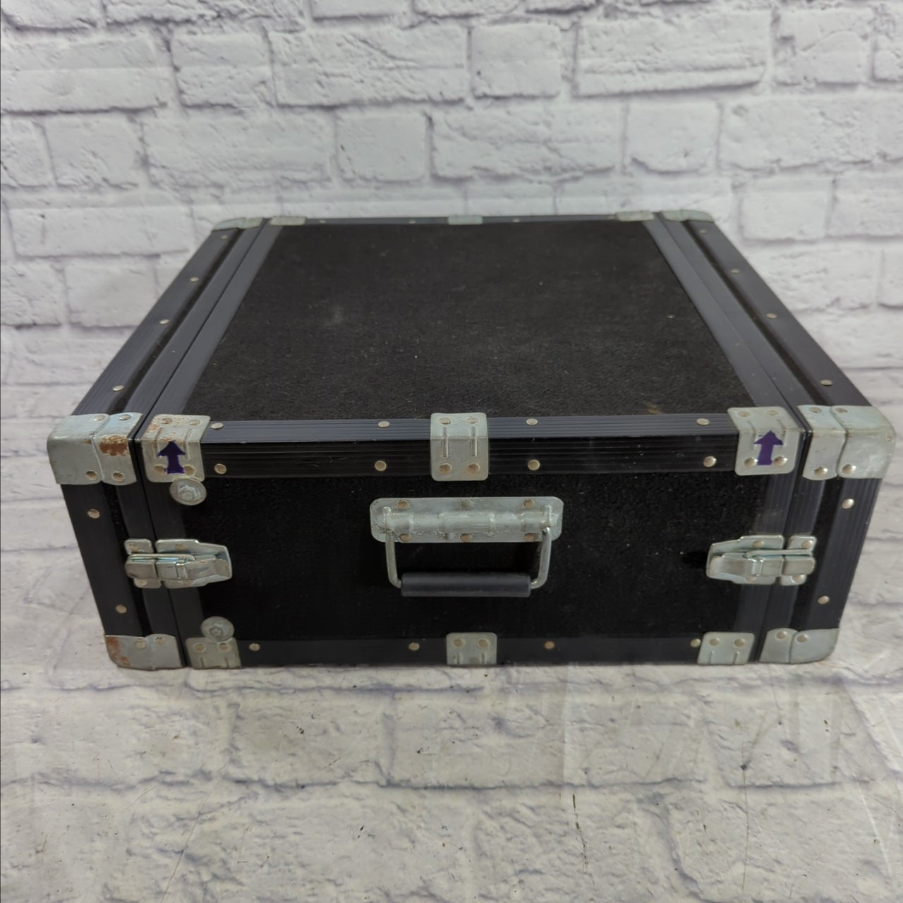 Unknown  Black Carpeted 4U Rack Road Case