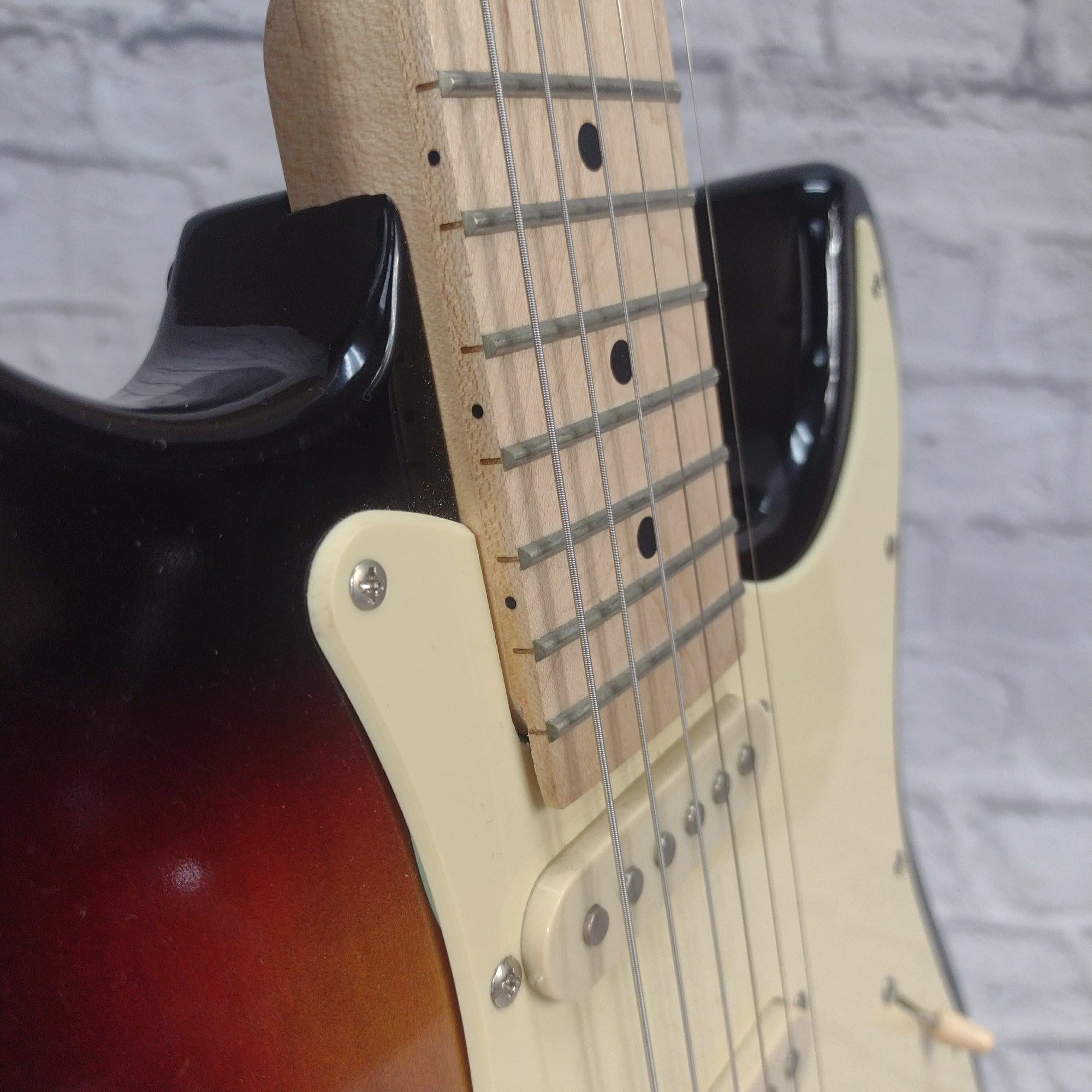 Sawtooth Strat Style Electric Guitar Sunburst