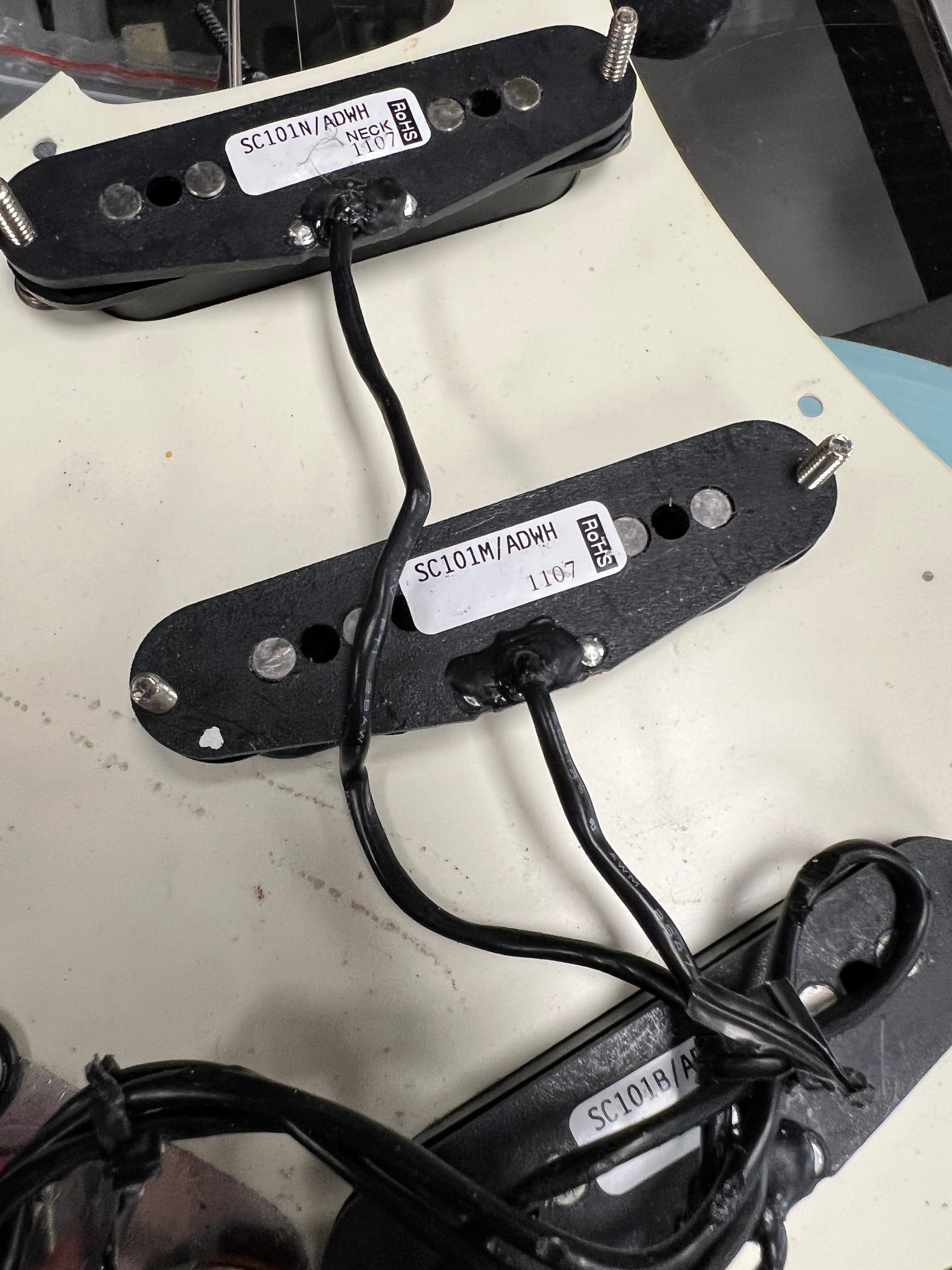 Squier Deluxe Stratocaster Daphne Blue Modified