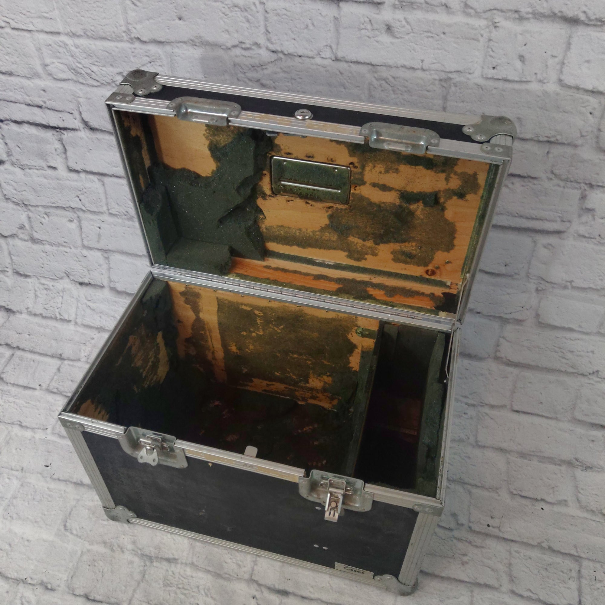 Vintage Flight Form Cases Road Case Project - 22 x 13 x 16