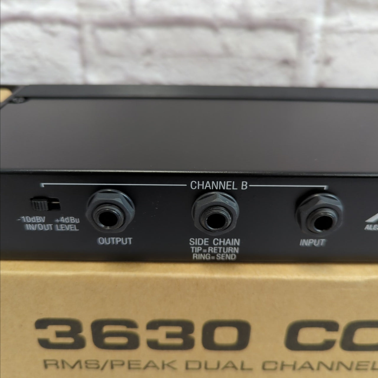 Alesis 3630 Rack Compressor