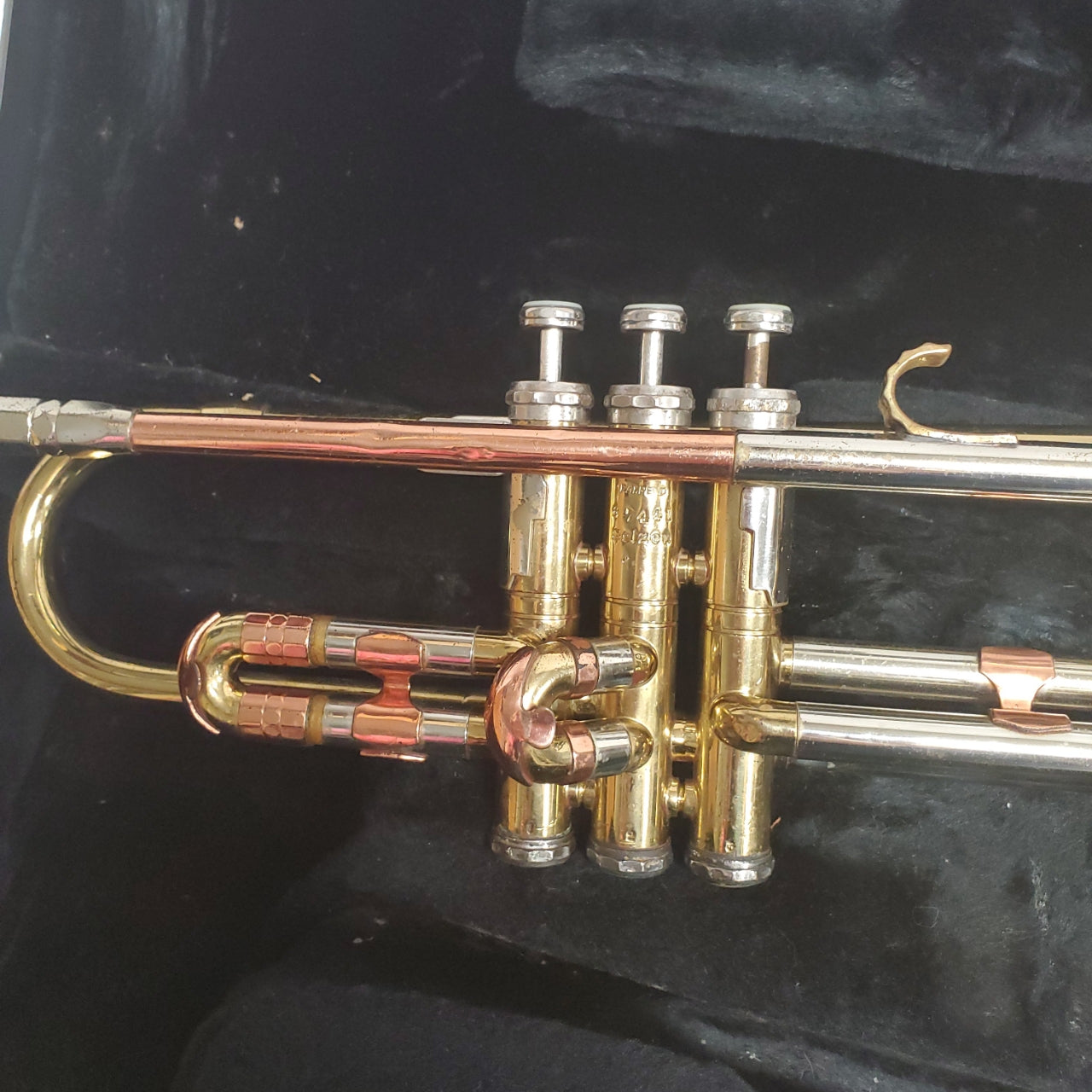 Getzen Super Deluxe Tone Balanced Trumpet with Case