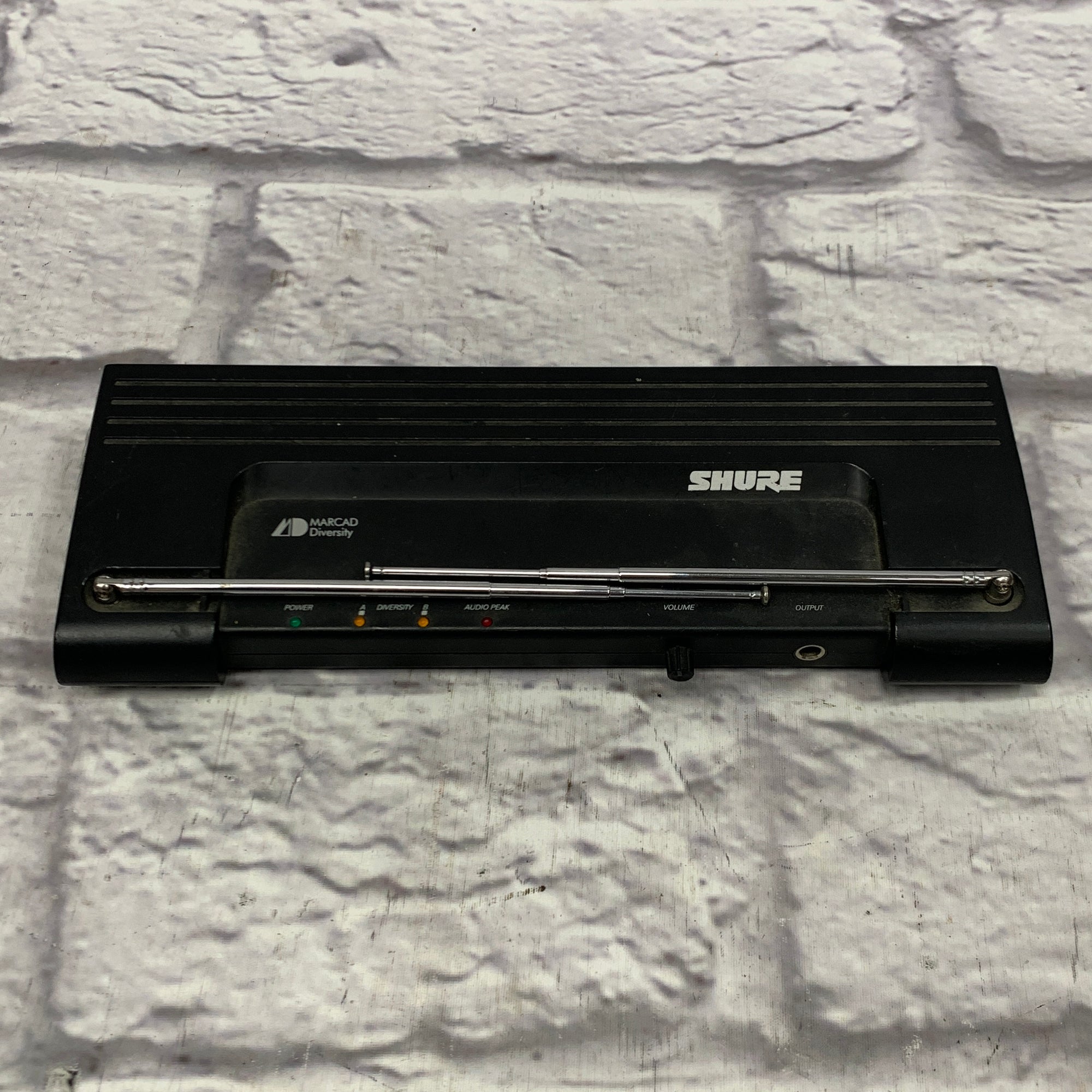 Shure AXR4C Diversity Receiver