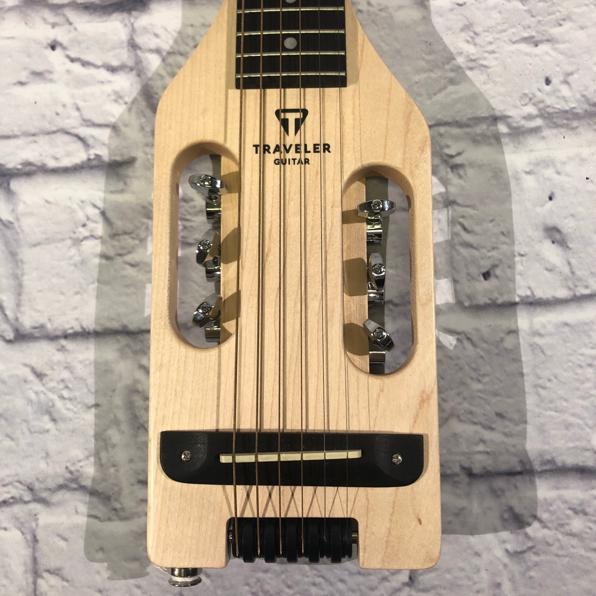 Traveler Ultralight Acoustic Guitar w Pickup