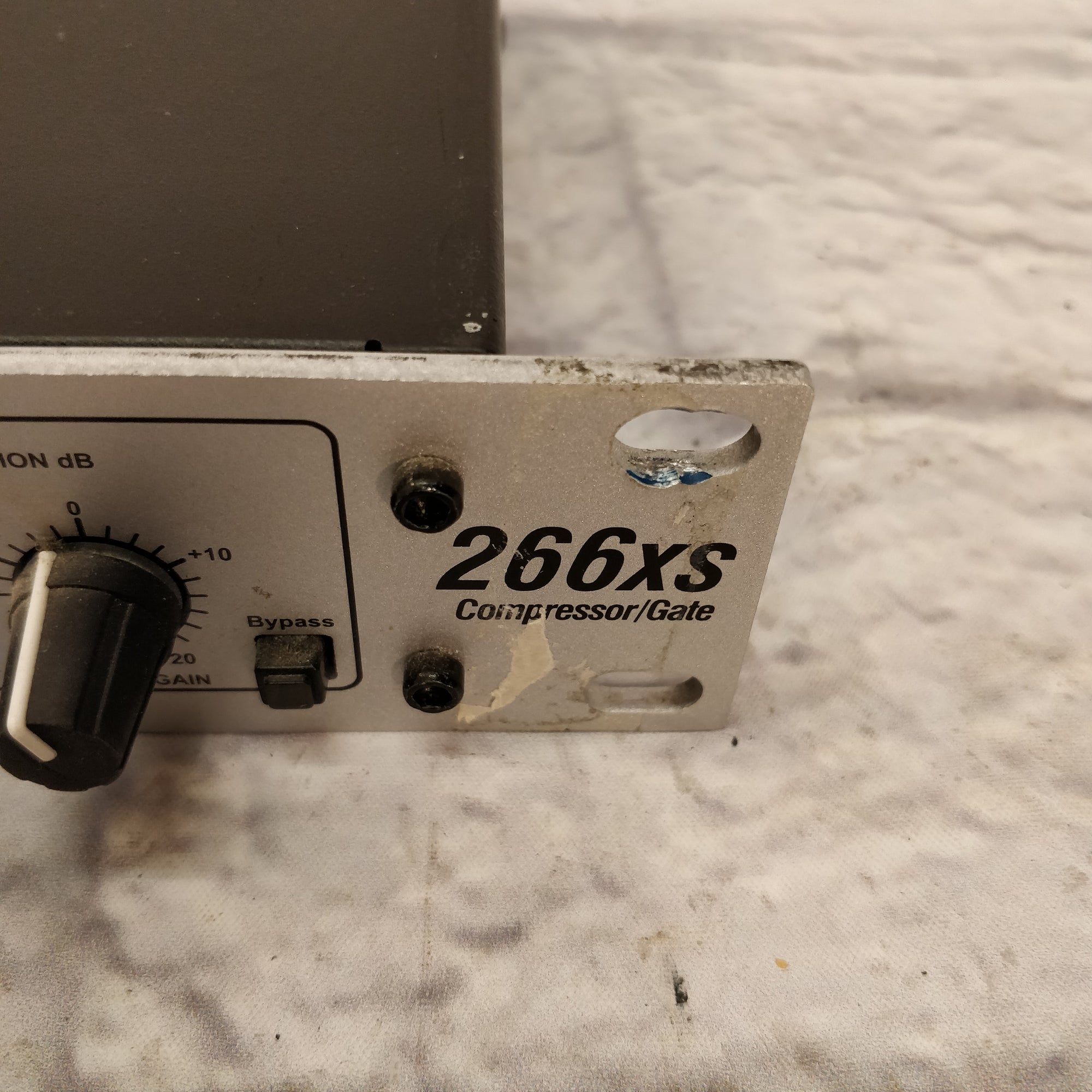 DBX 266XS Stereo Compressor Limiter & Noise Gate Dynamics Processor