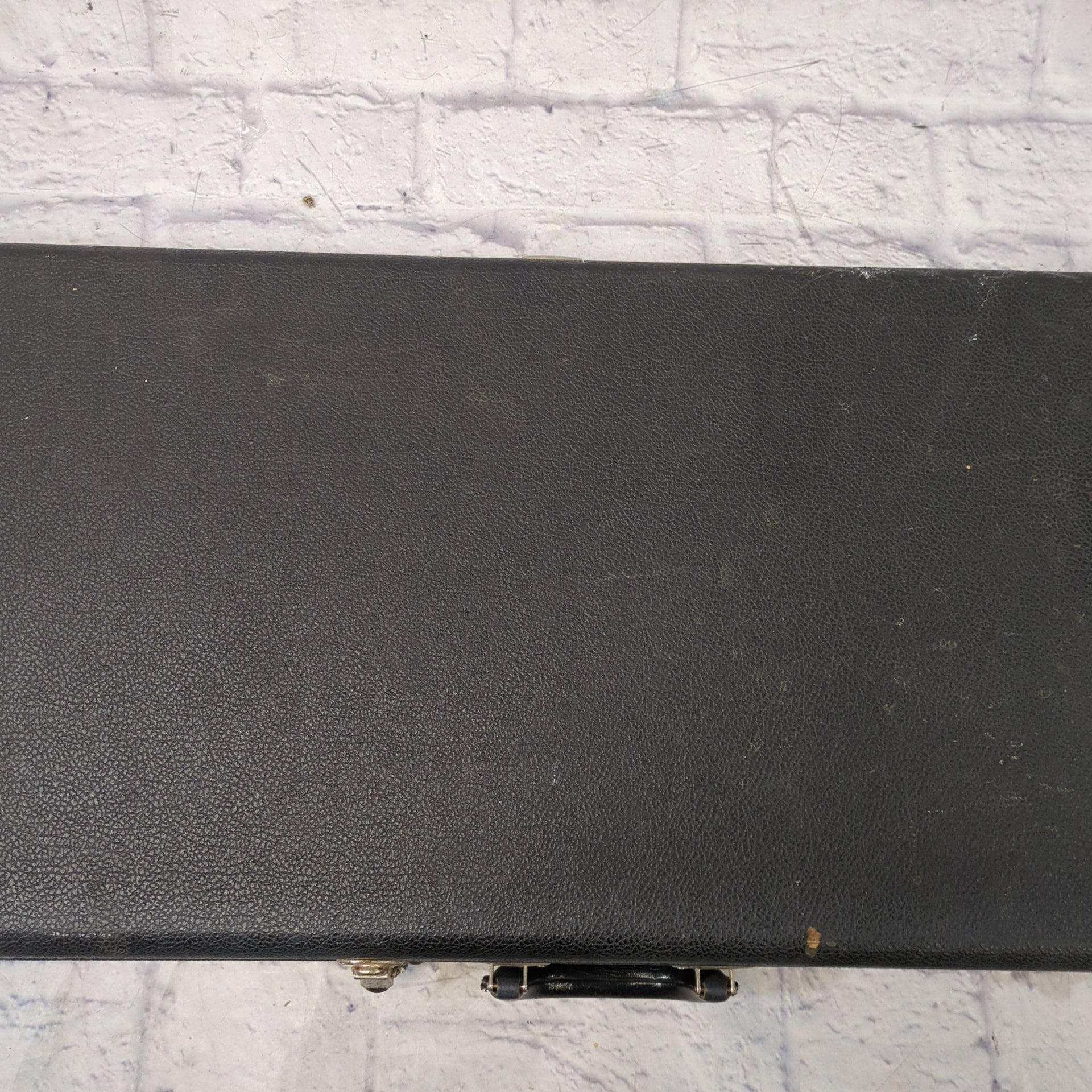 Unknown Hard Shell Electric Guitar Case
