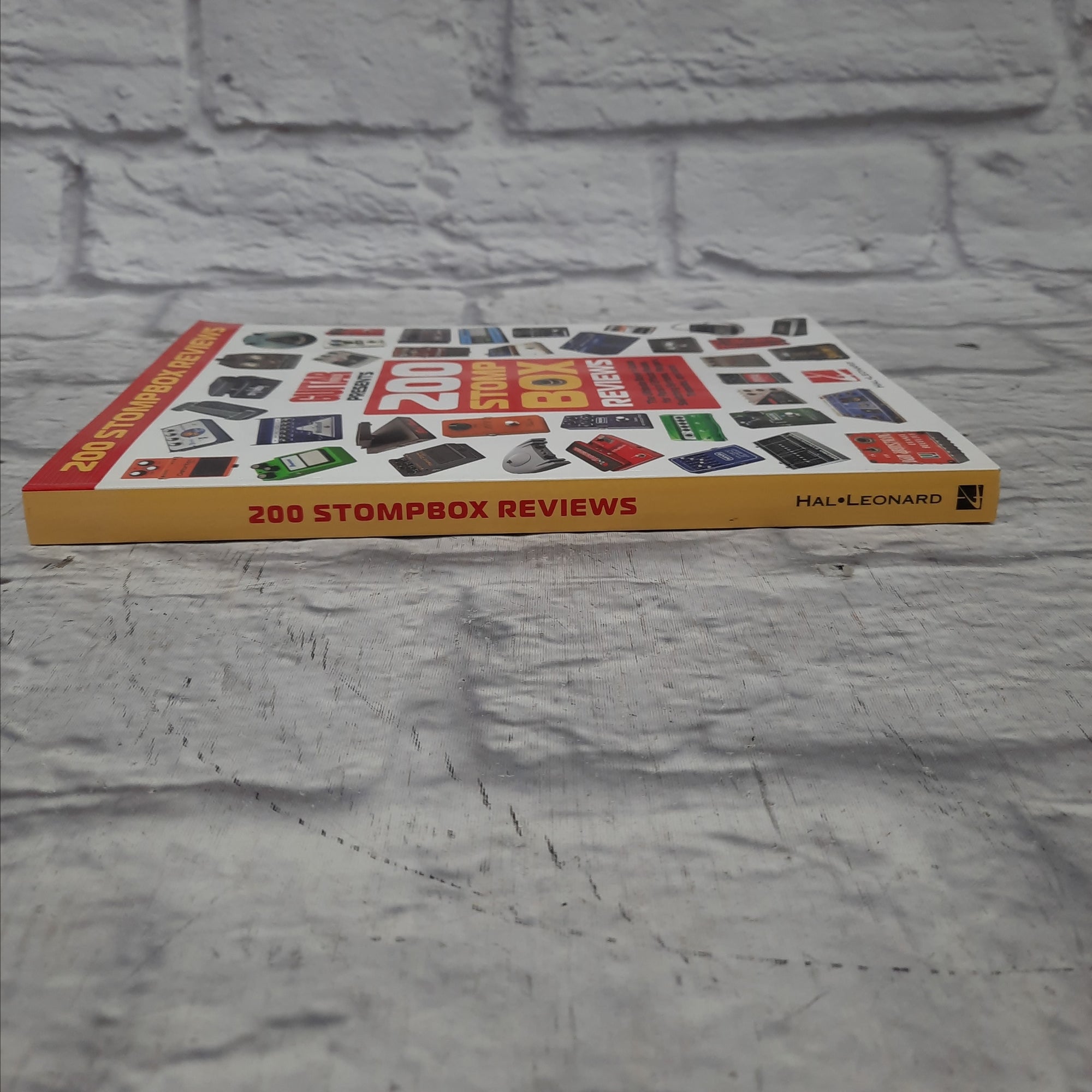 200 Stompbox Reviews: The Ultimate Buyer's Guide for Fans of Effects Pedals, Switching Systems, Flangers, Tremolos, and More!