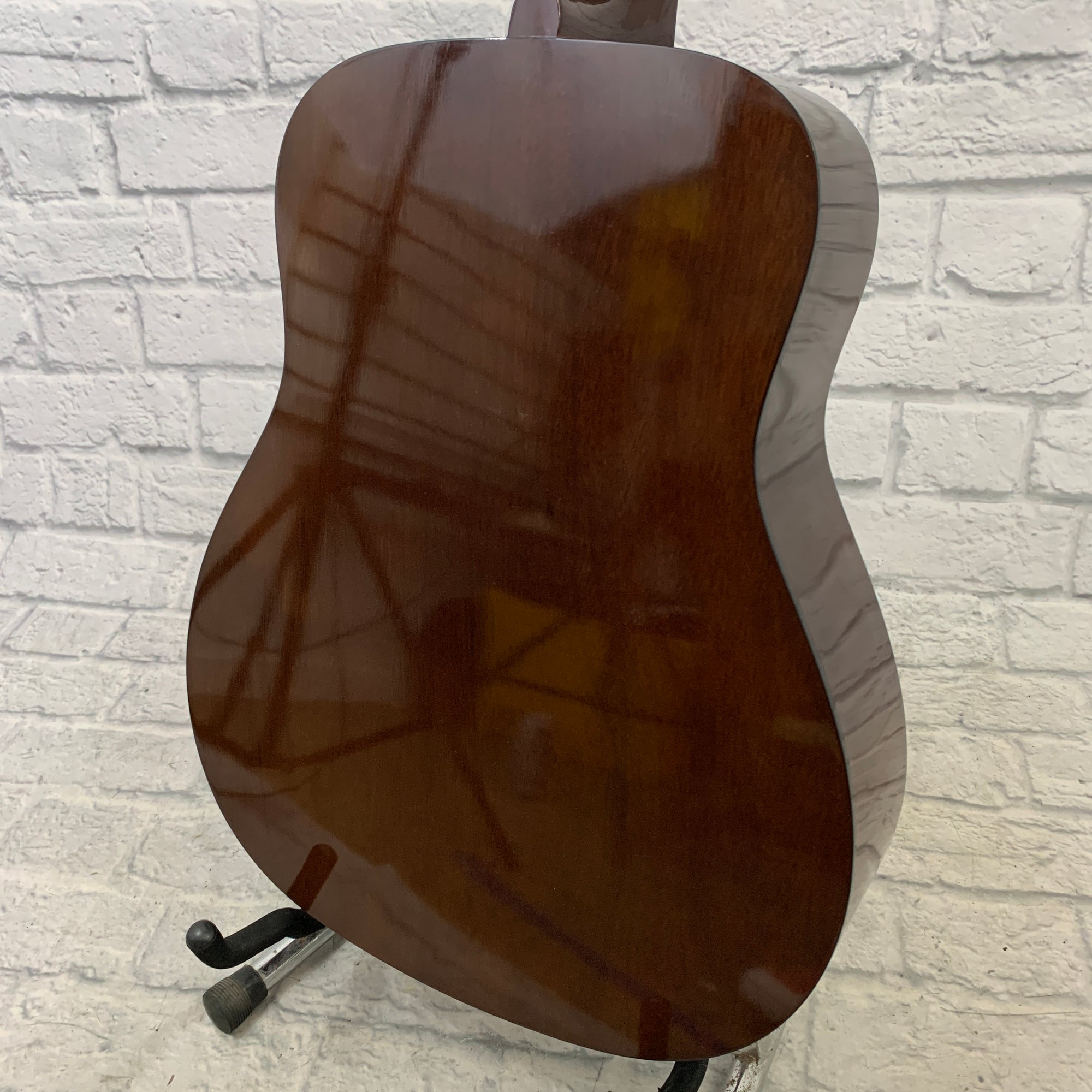 Yamaha F335 Dreadnought Acoustic Guitar
