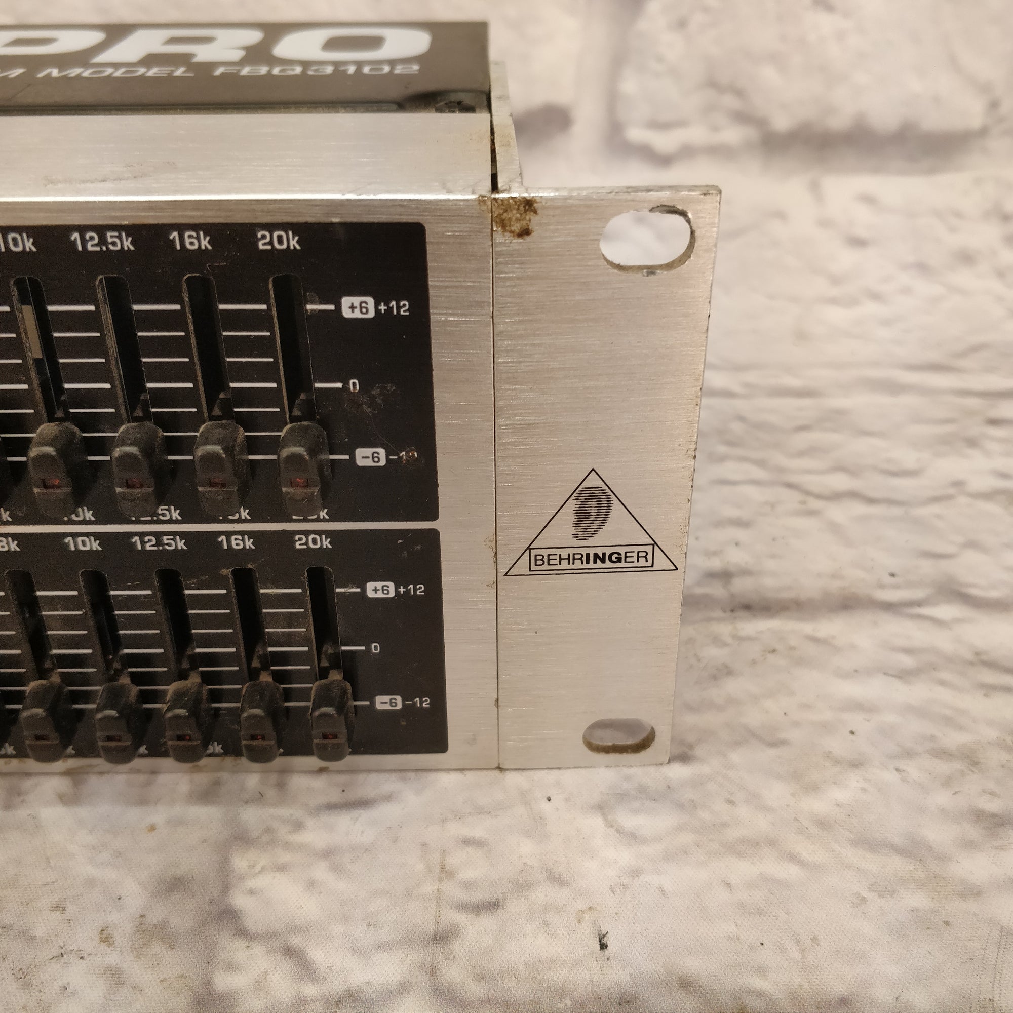 Behringer Ultragraph Pro FBQ3102 - 31-band Stereo Graphic EQ